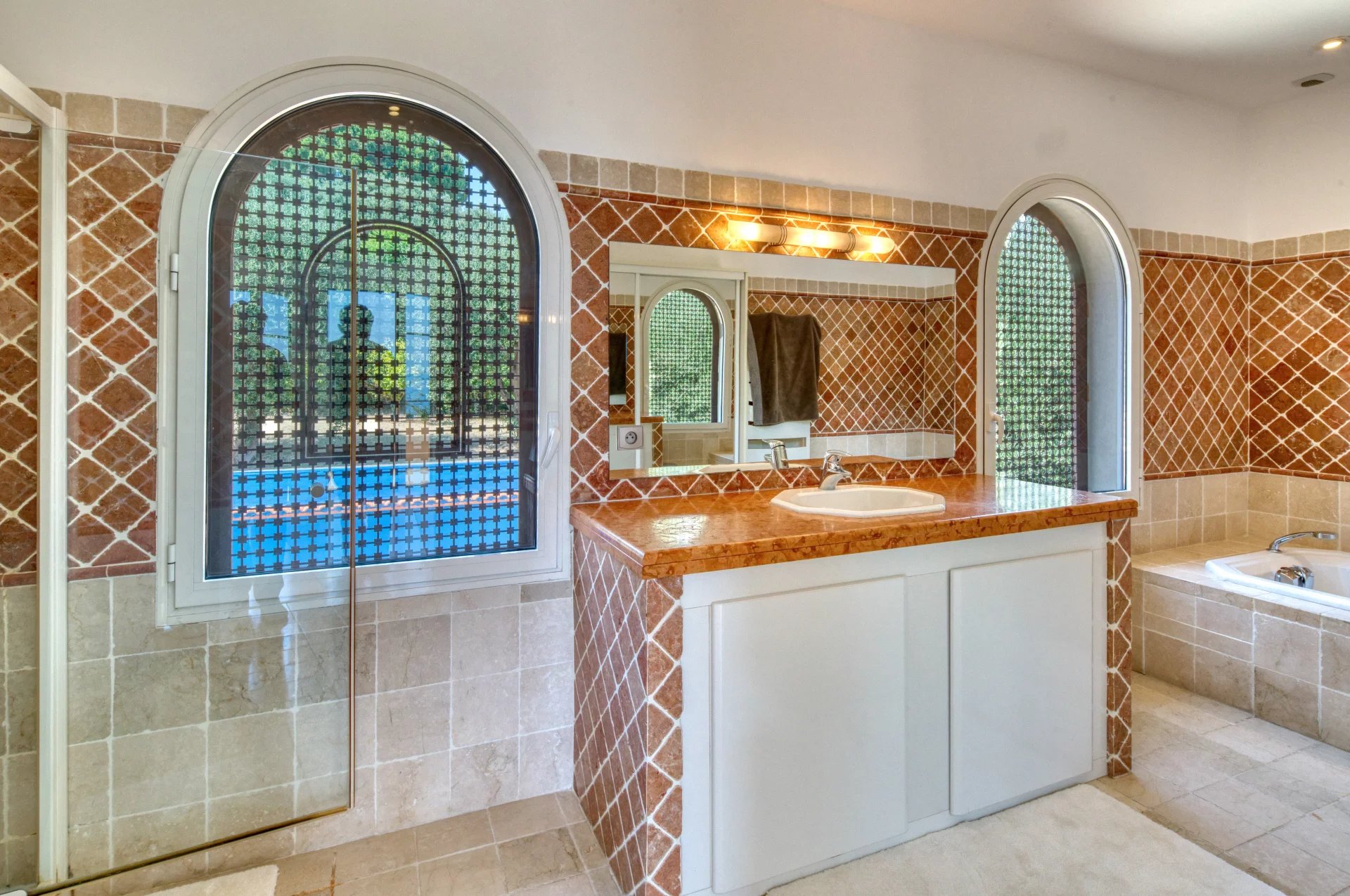 MENTON – VILLA SERRES DE LA MADONE PISCINE