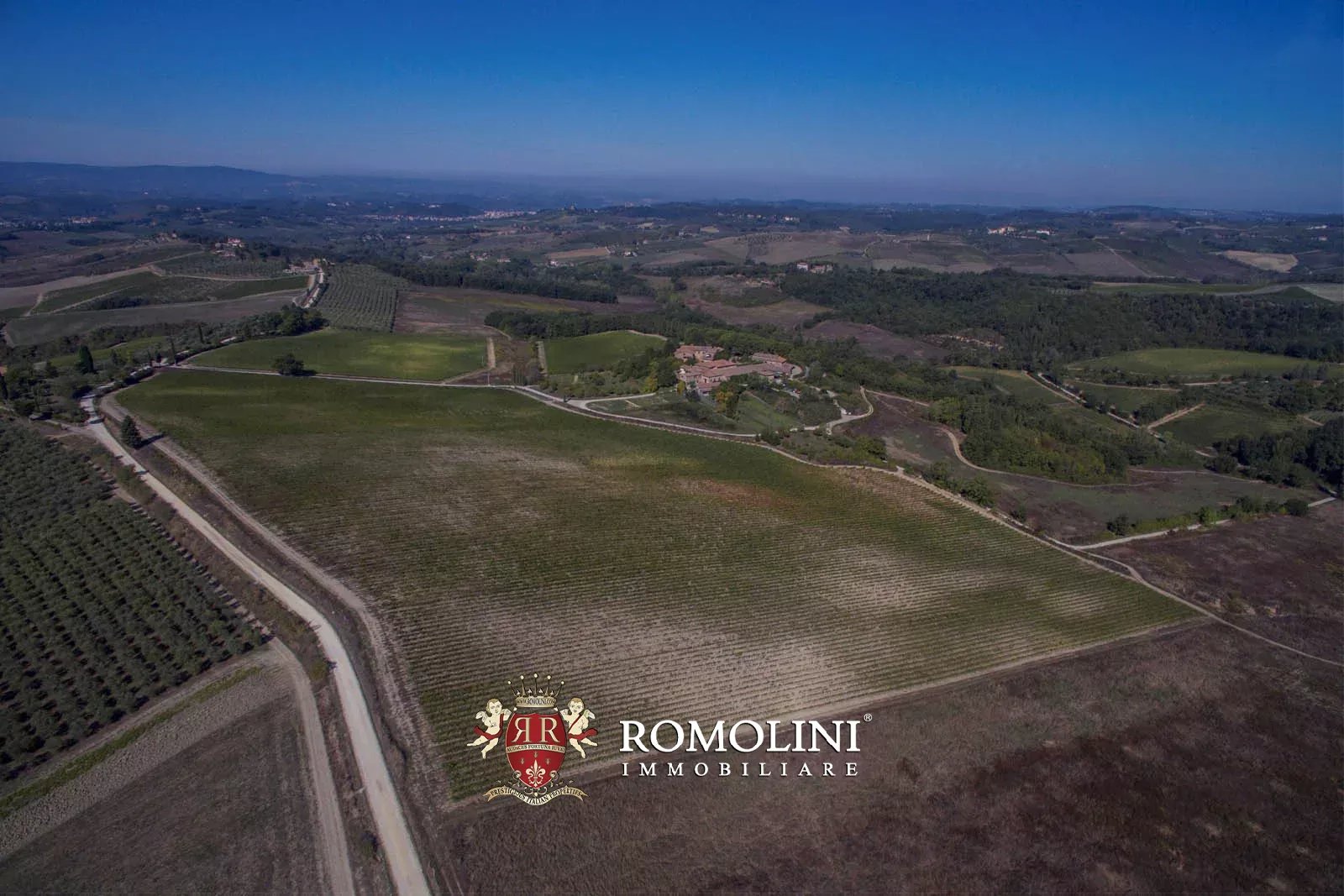 10 Bedroom Vineyard's Image 22