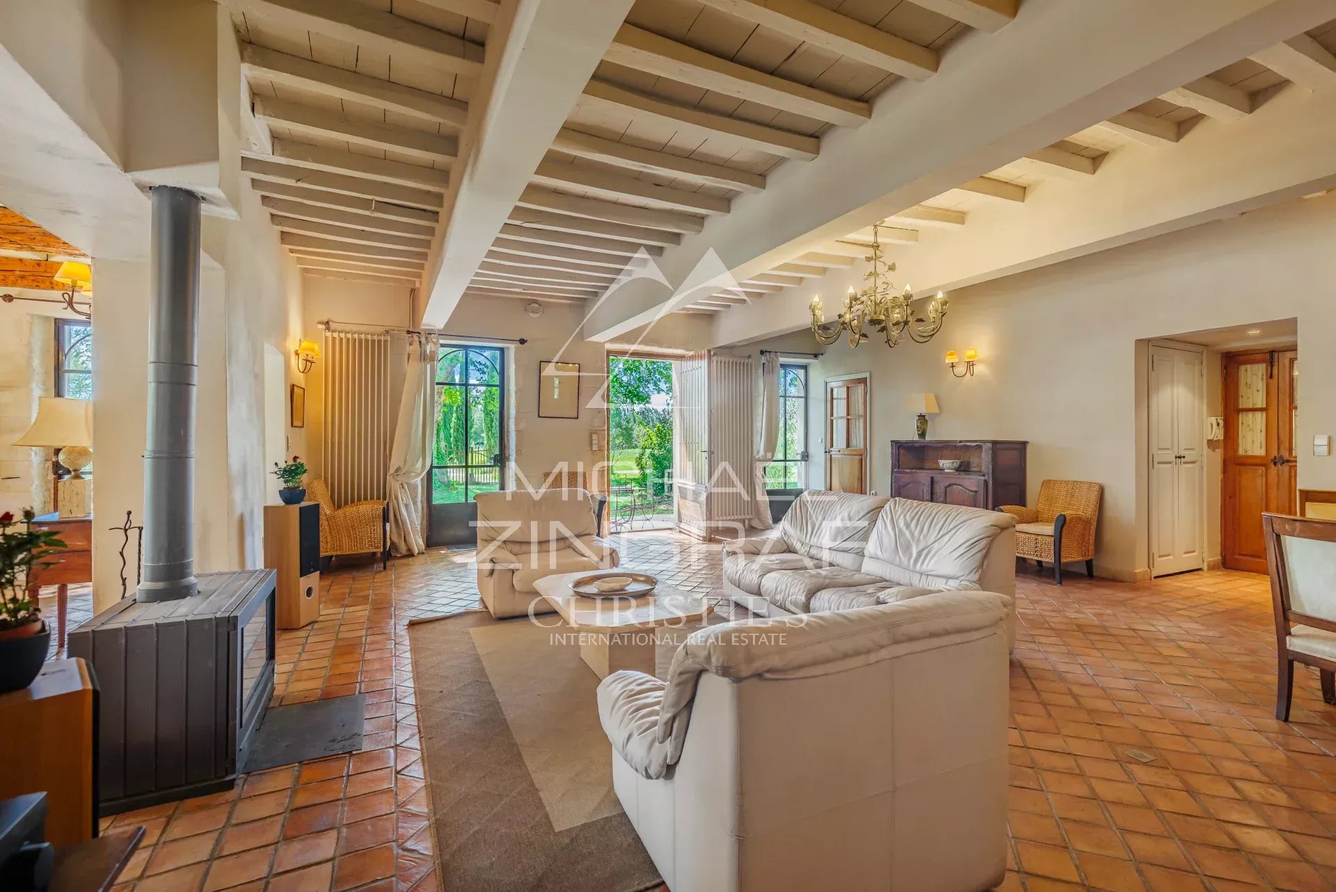 8 Bedroom Villa/Townhouse's Image 8