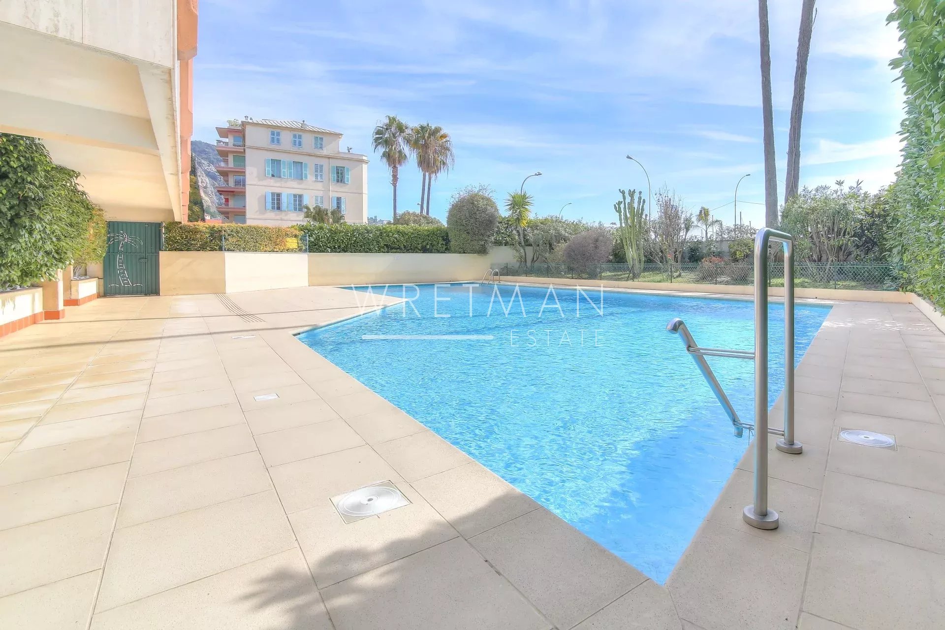 4 pièces avec terrasse dans résidence au bord de mer avec piscine - Menton Garavan