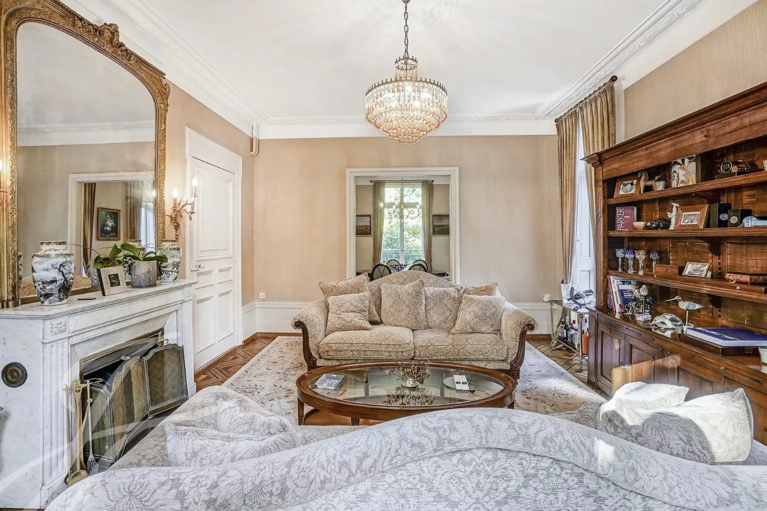 Magnifique Hôtel Particulier, jardin enchanteur, à deux pas du lac