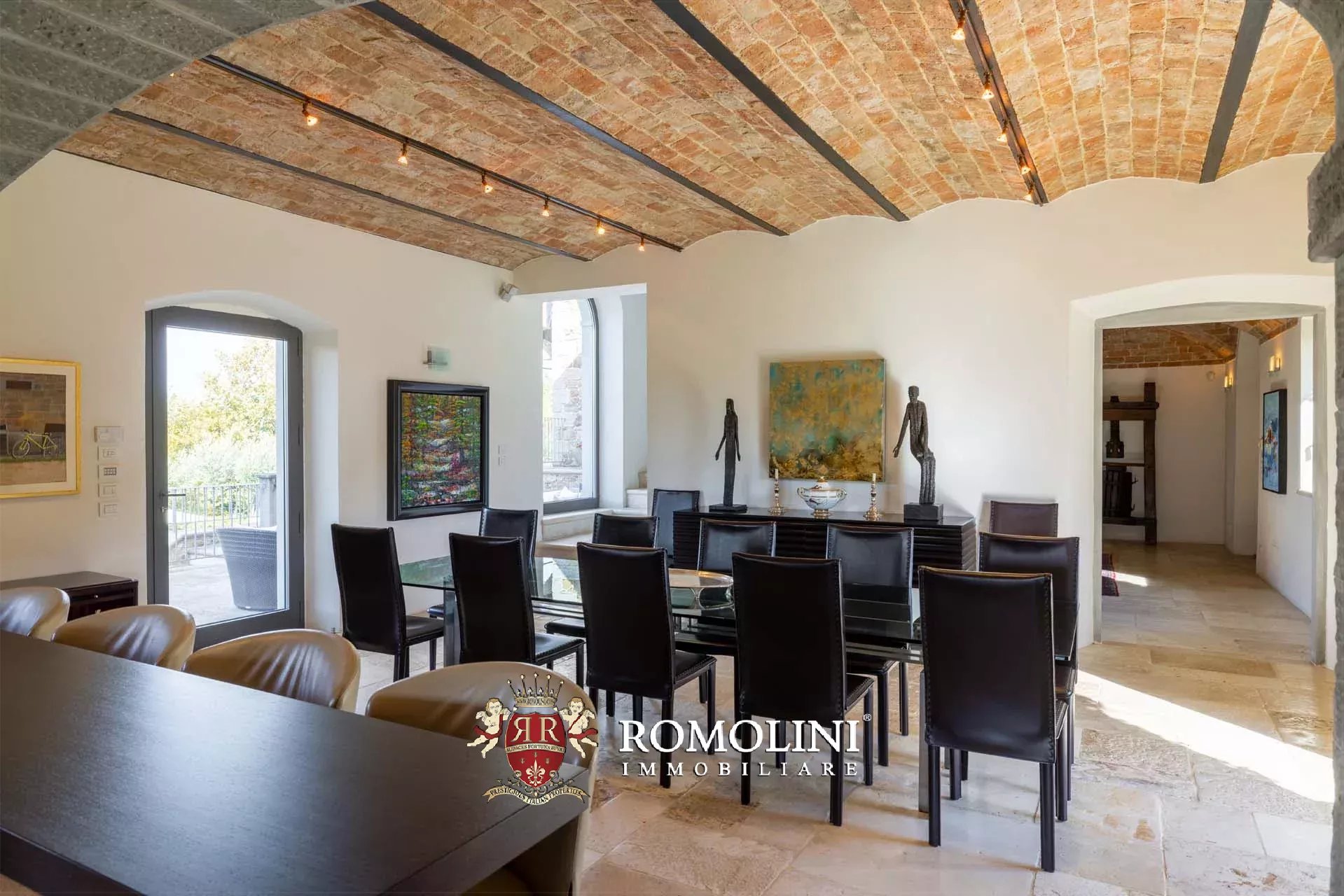 7 Bedroom Villa/Townhouse's Image 39
