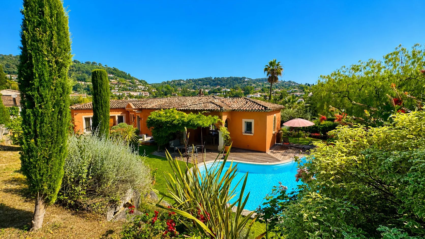Image of Villa - 4 Bedrooms for Sale in Alpes-Maritimes-La Colle-sur-Loup-France, Image 1