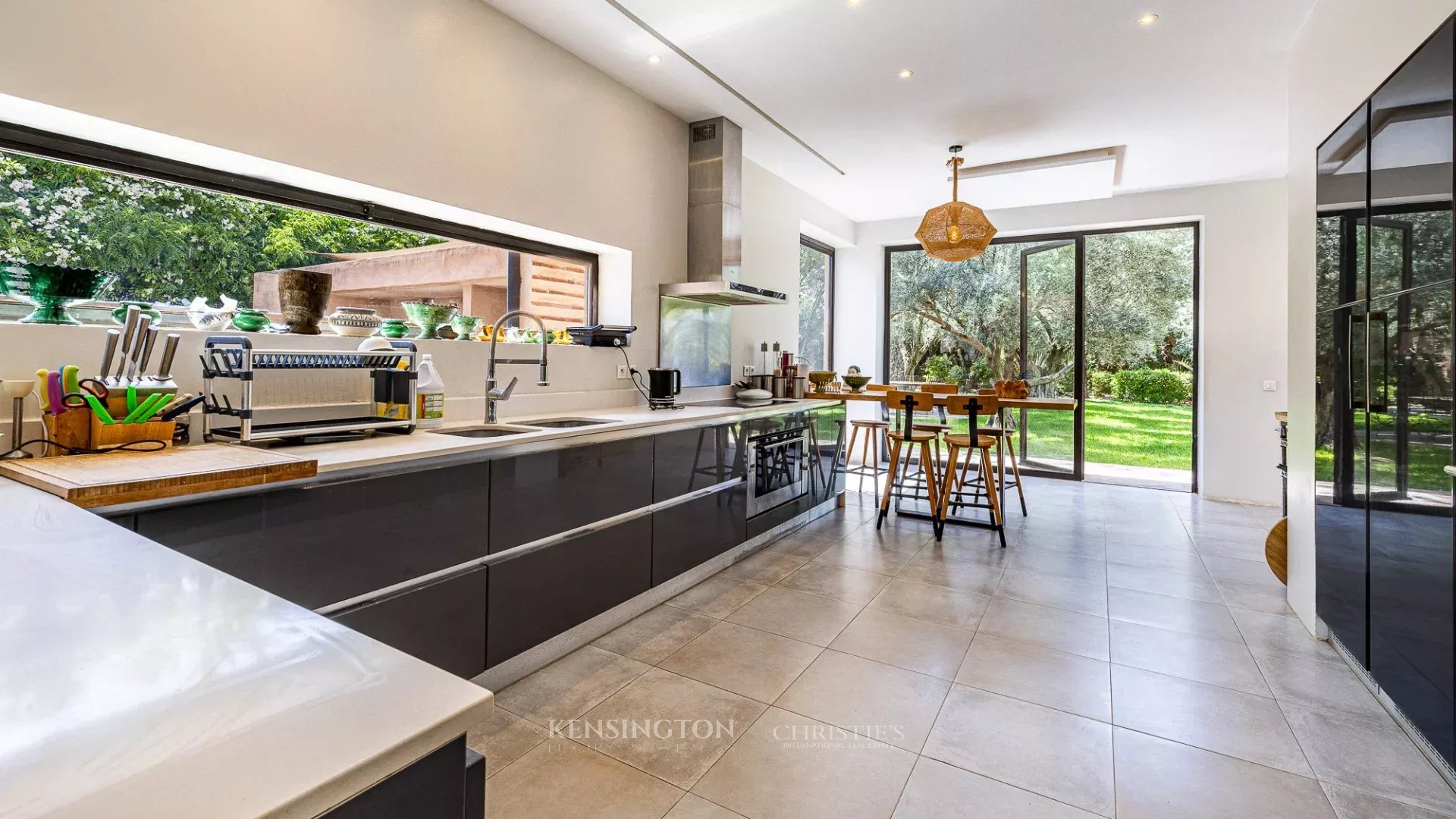 6 Bedroom Villa/Townhouse's Image 19