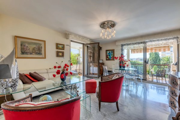 CANNES, Petit Juas – 3-room flat with swimming pool, garage, parking space and cellar — photo 4
