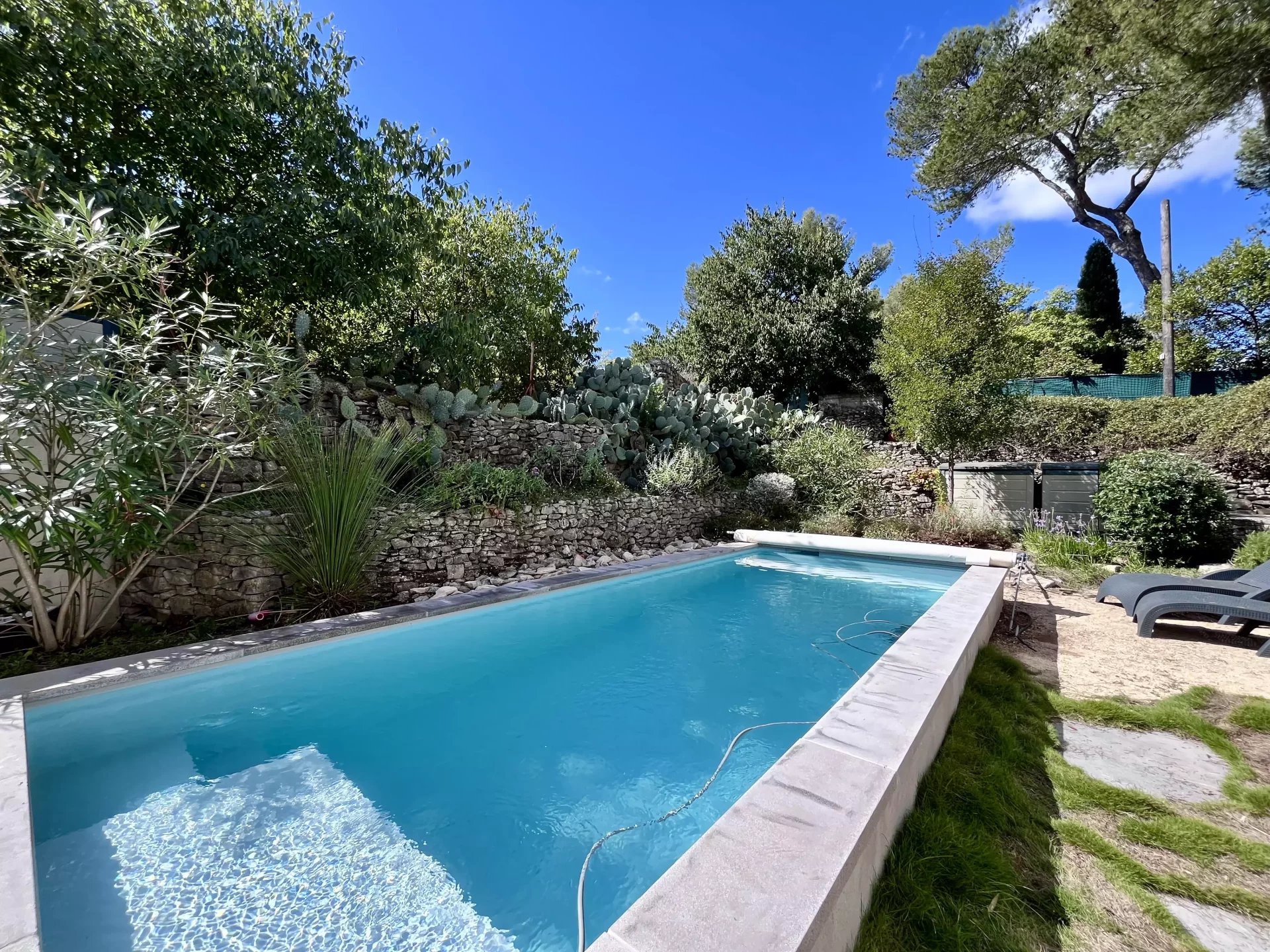 NÎMES CENTRE - AU CALME - 5 CHAMBRES -  AUCUN TRAVAUX -  PISCINE - GARAGE DOUBLE -