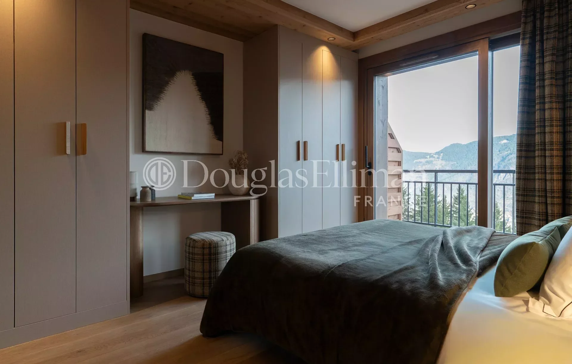 Luxueux chalet-appartement duplex 5 chambres, Courchevel - Image nᵒ3