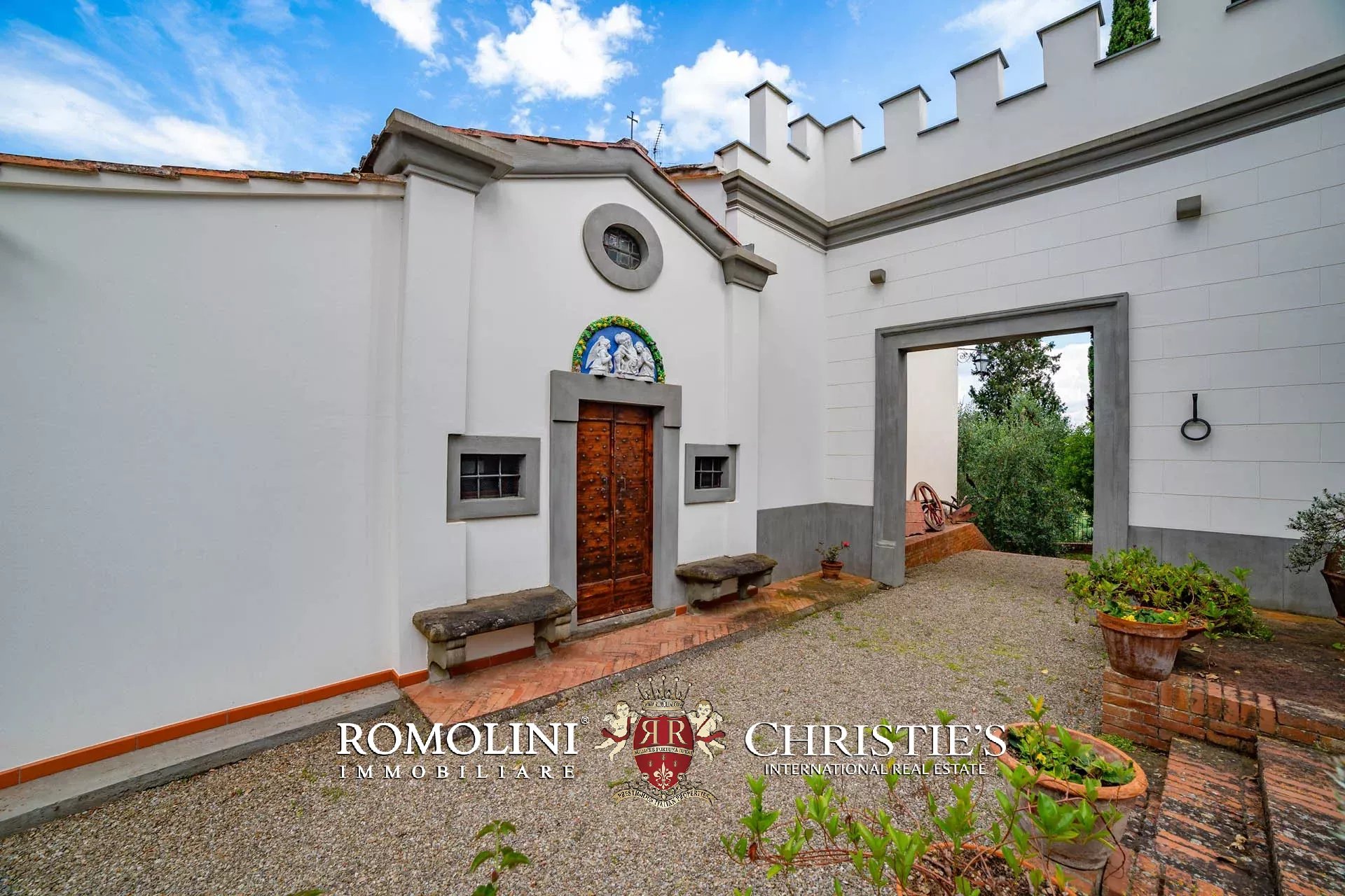9 Bedroom Chateau's Image 22