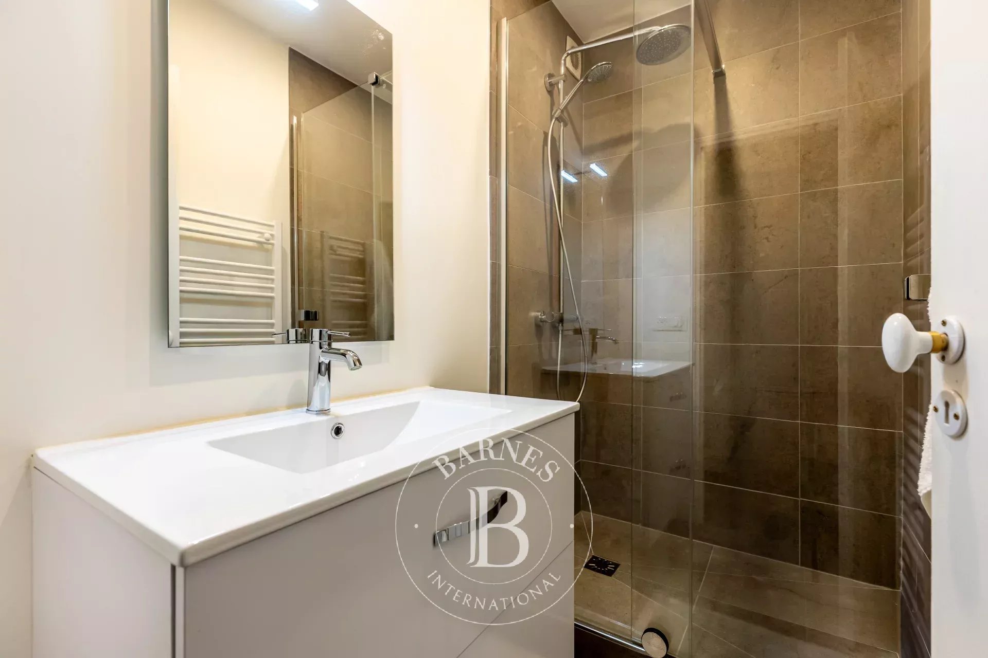 Daire Paris 8ème - picture 15