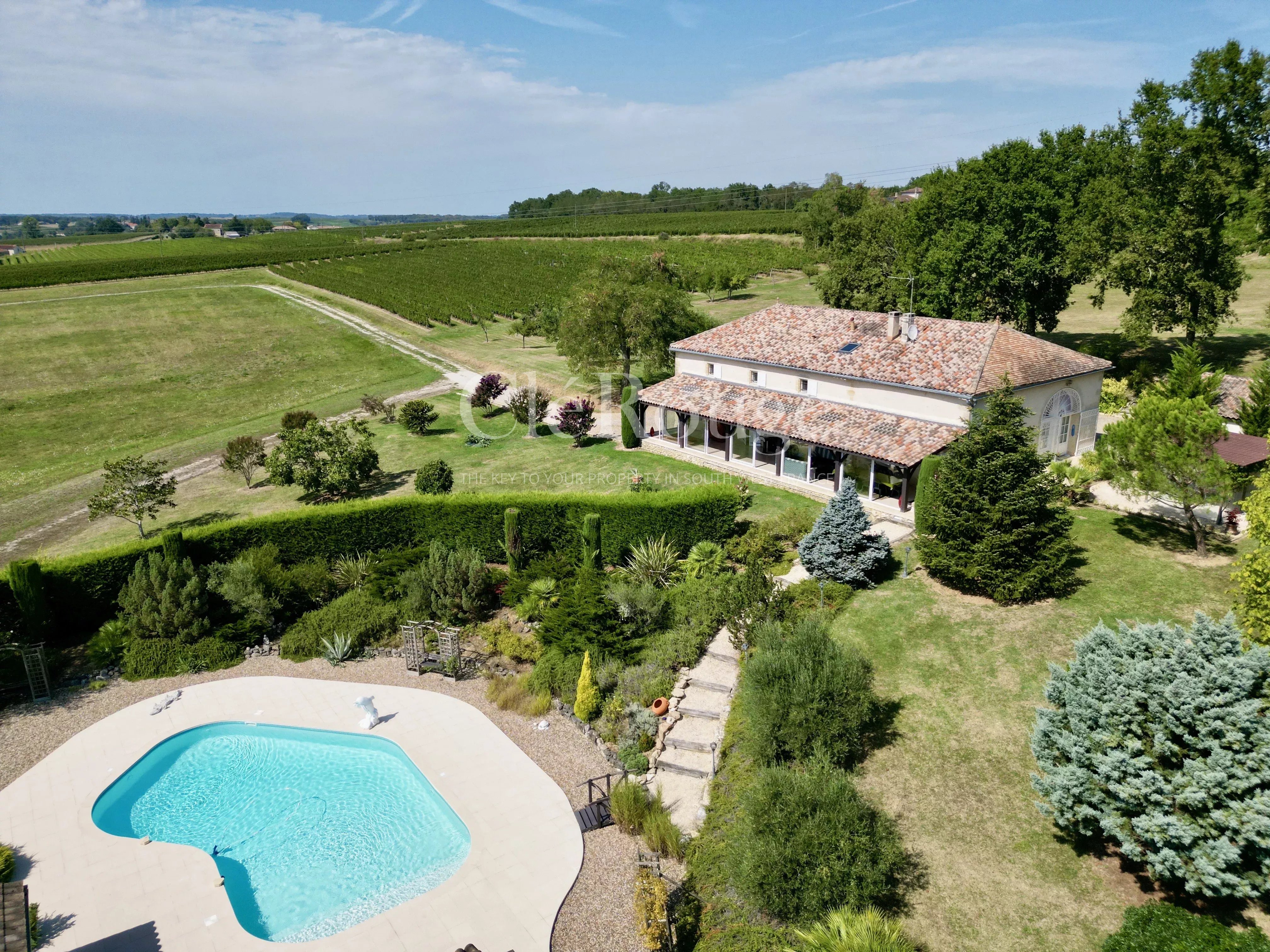 Magnifique propriété avec Pool House sur un terrain de plus de 6 hectares