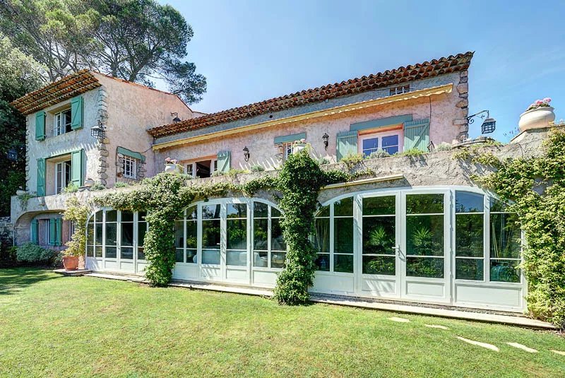 06250 MOUGINS VILLA