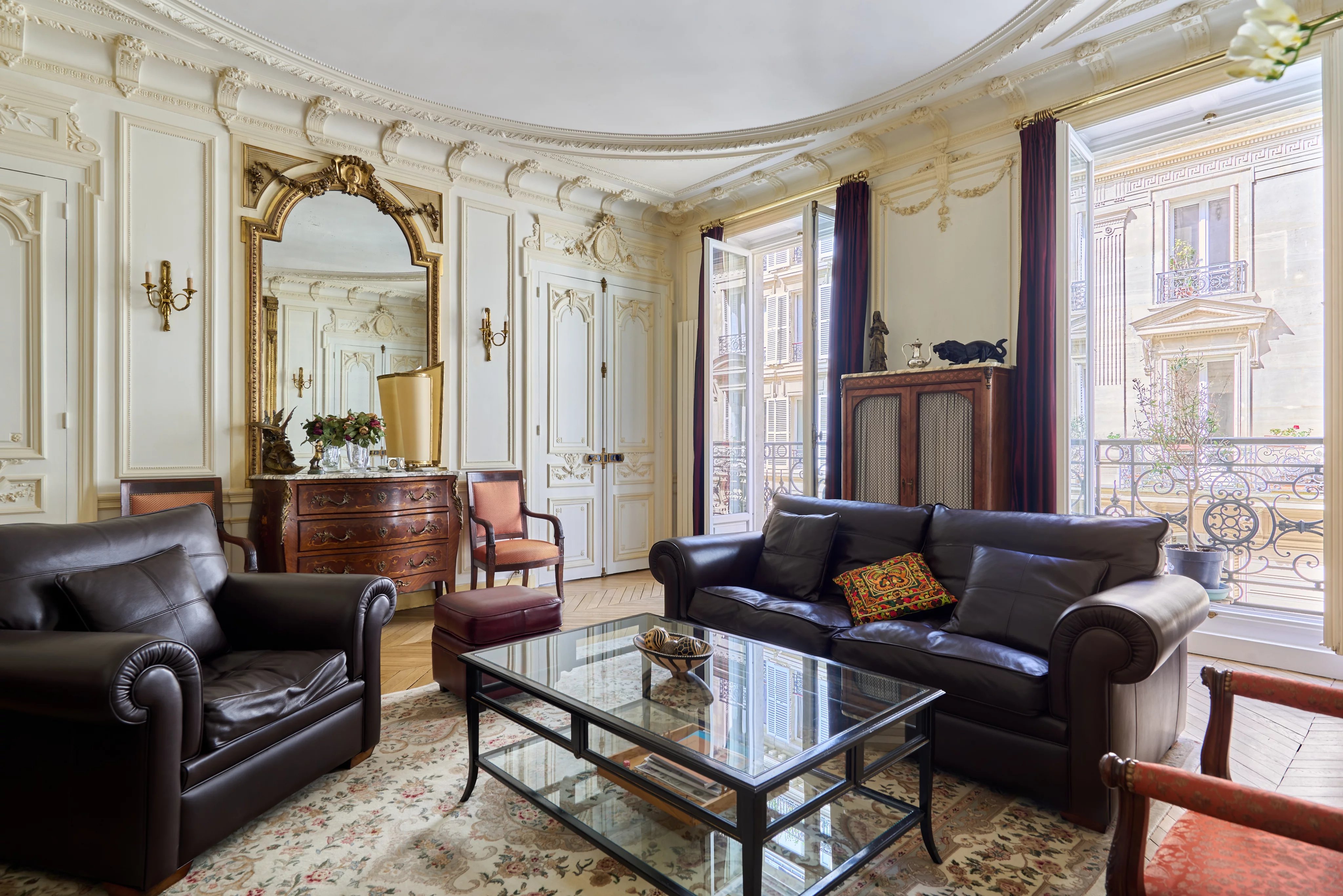 Paris VIIIe– Quartier Europe--Appartement familial et de réception