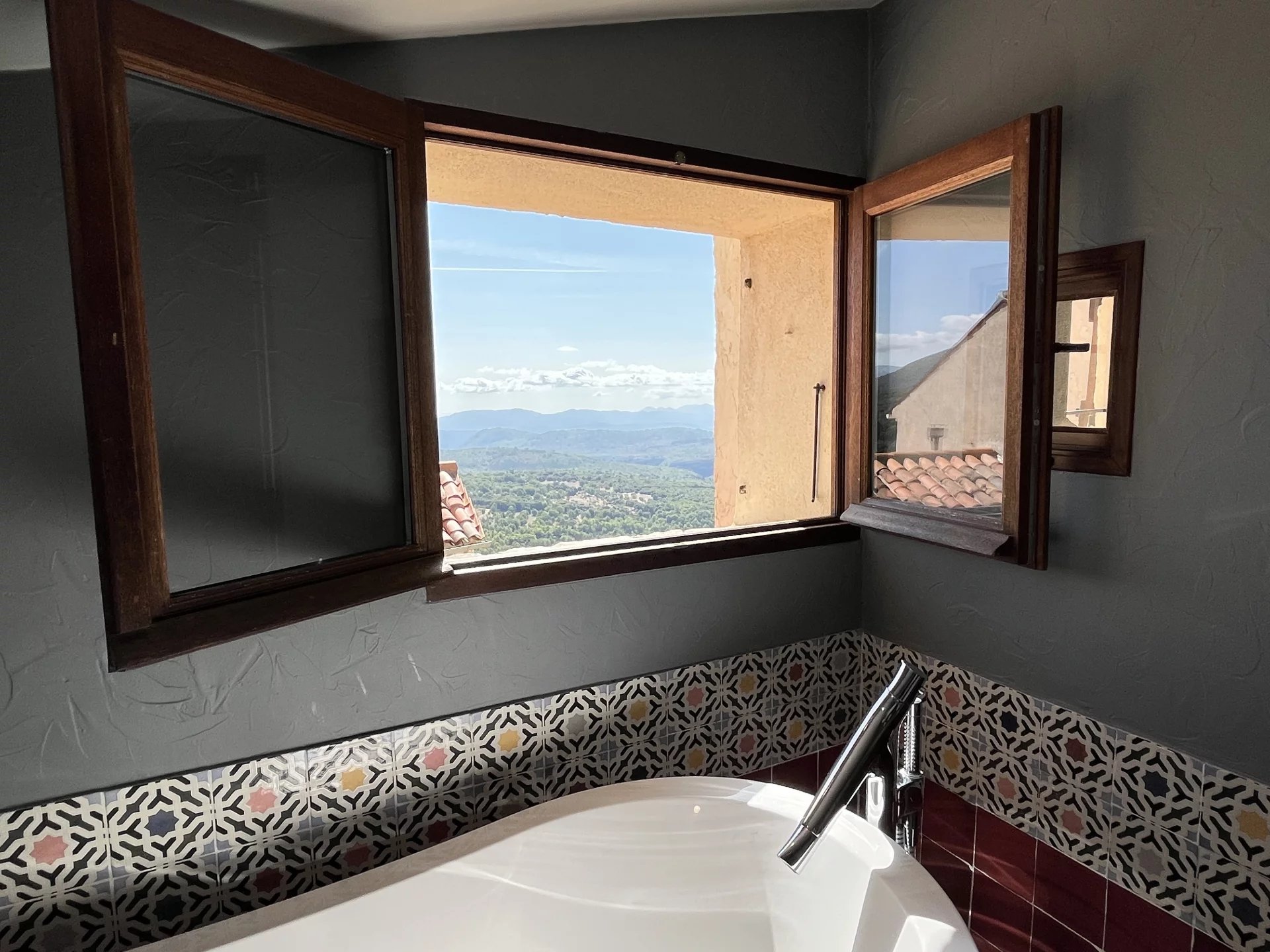 Charming village house with independent studio - MONS Charming village house with independent studio - MONS