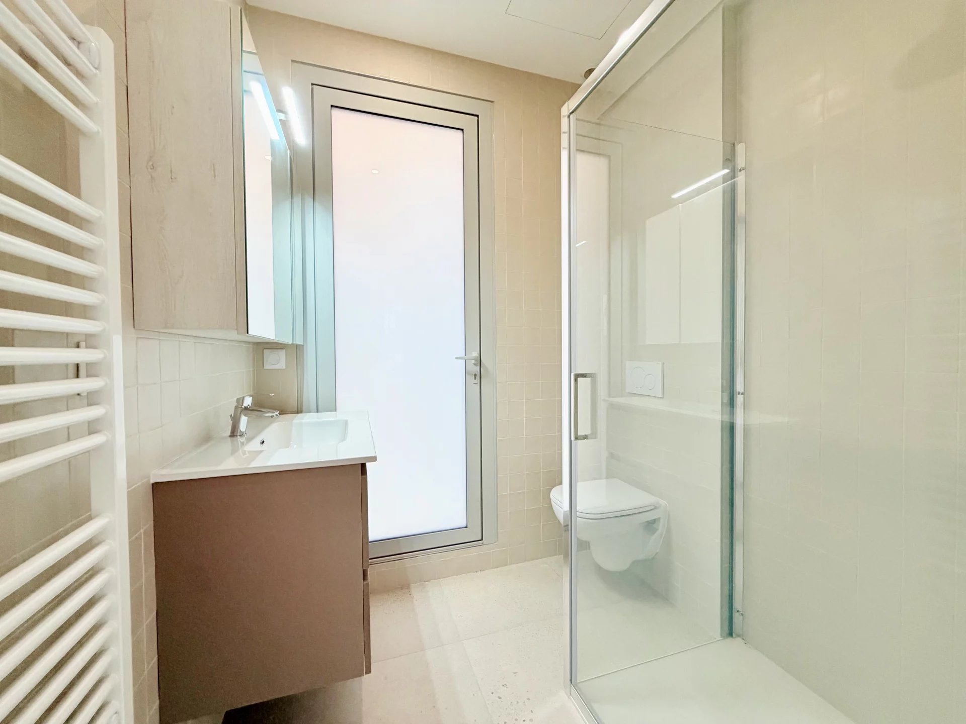 🏡 NICE BON VOYAGE – Fully Renovated Detached House of Approx. 102 sqm with Two Apartments, Terraces, Garden and Small Garage in a Private Estate