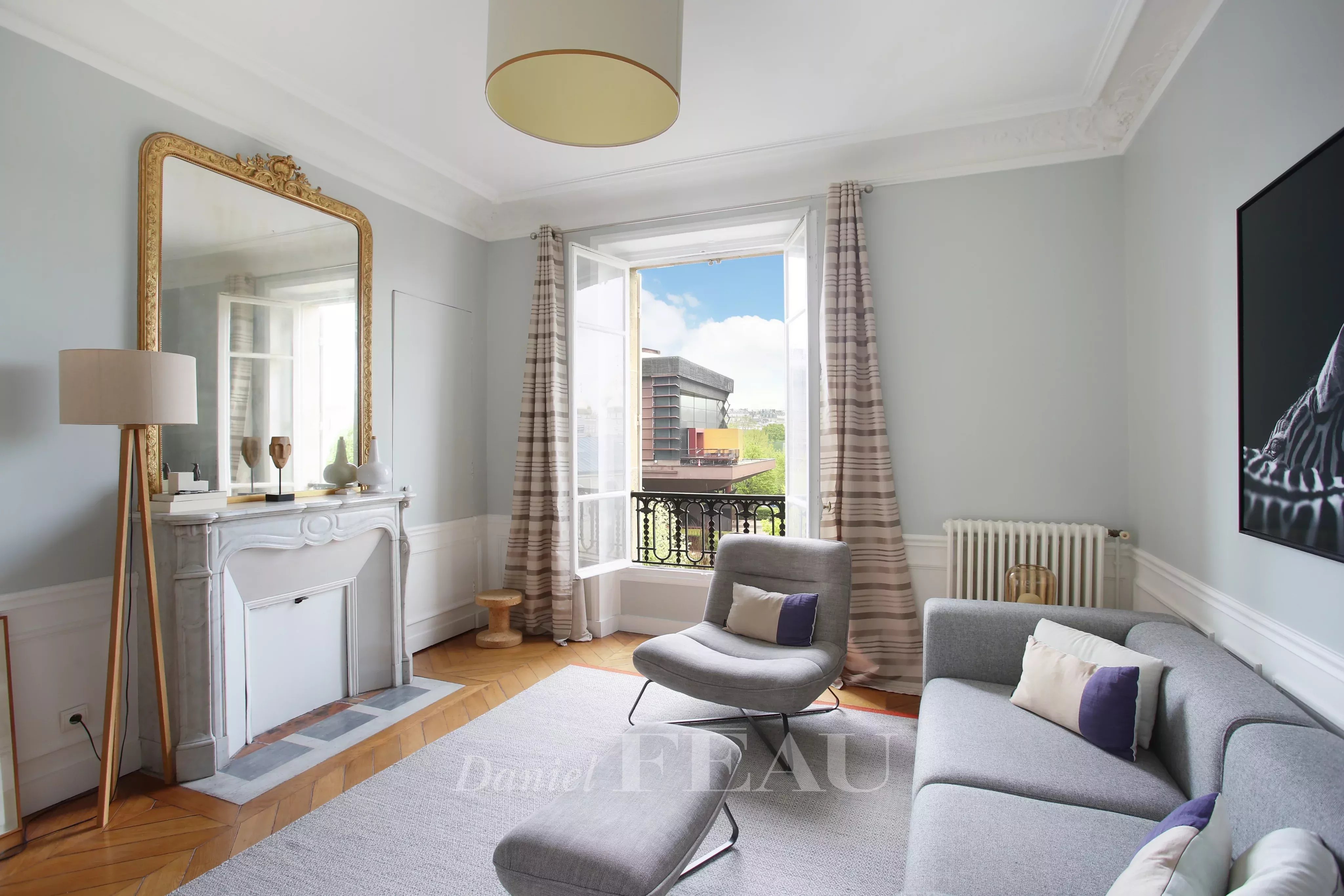 Sale Apartment Paris 7th