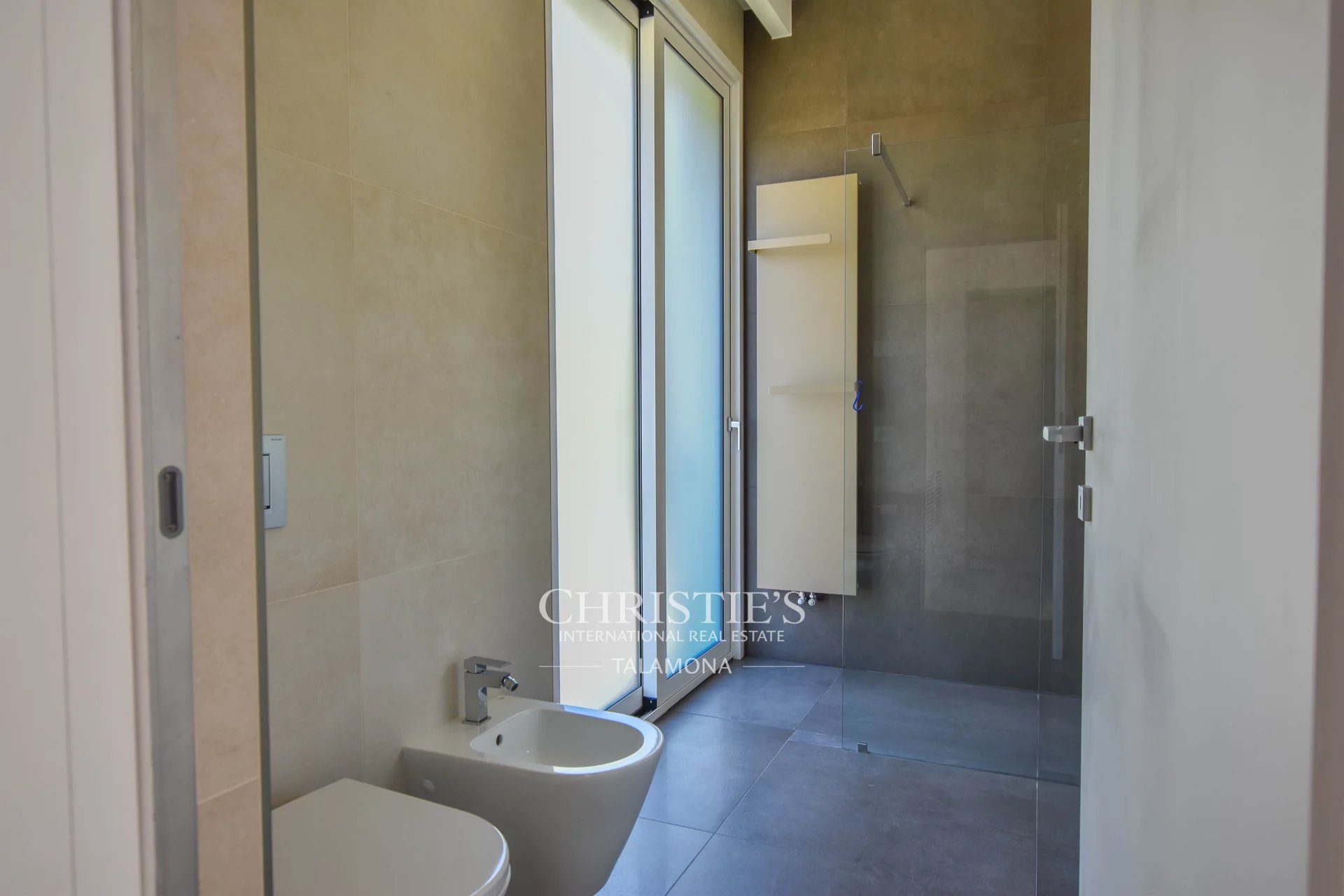 3 Bedroom Villa/Townhouse's Image 50