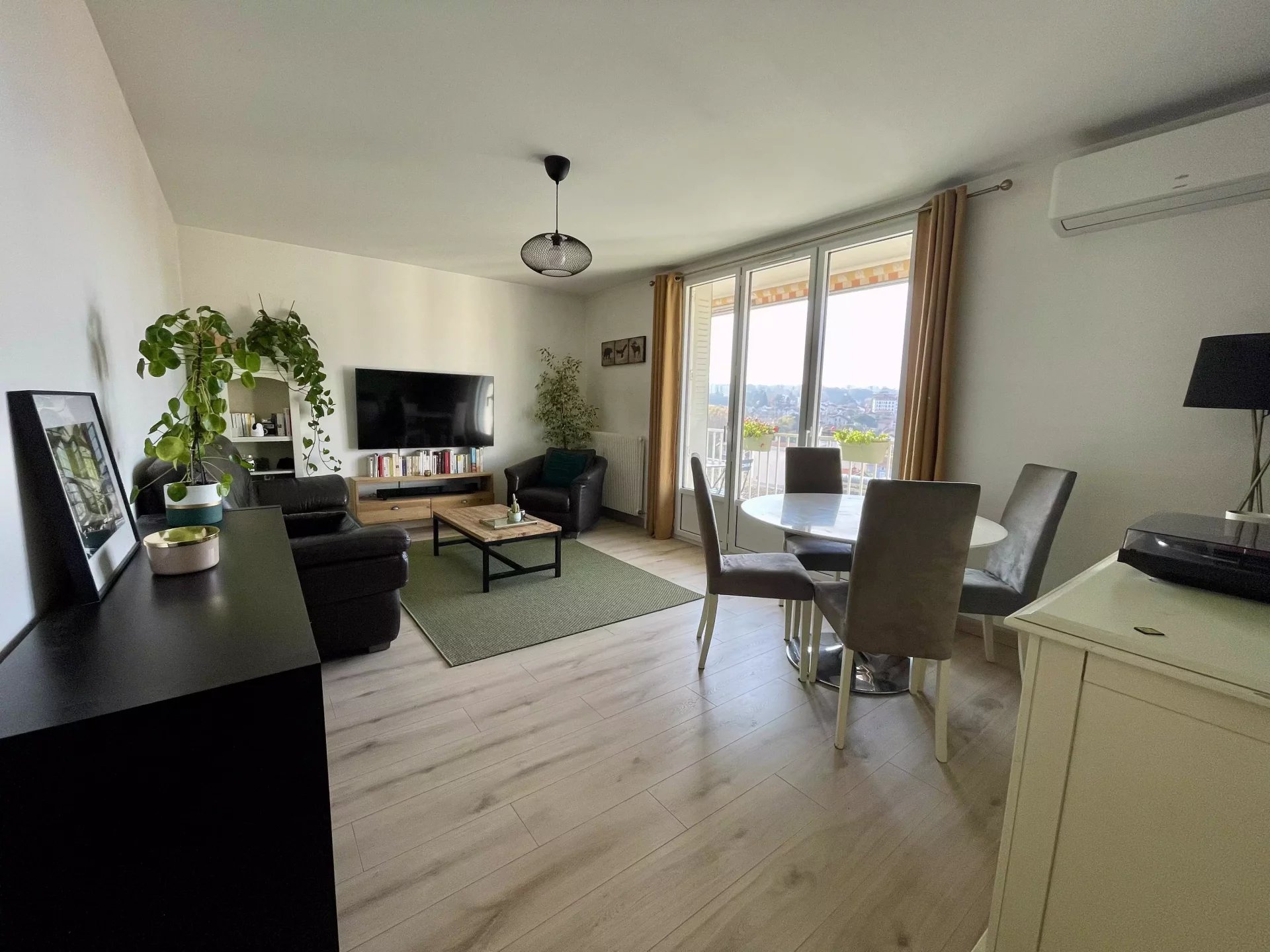 Appartement T3  vue panoramique rénové avec goût