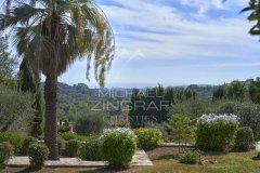 Mougins - Exceptional new contemporary Country House — photo 6 of 7