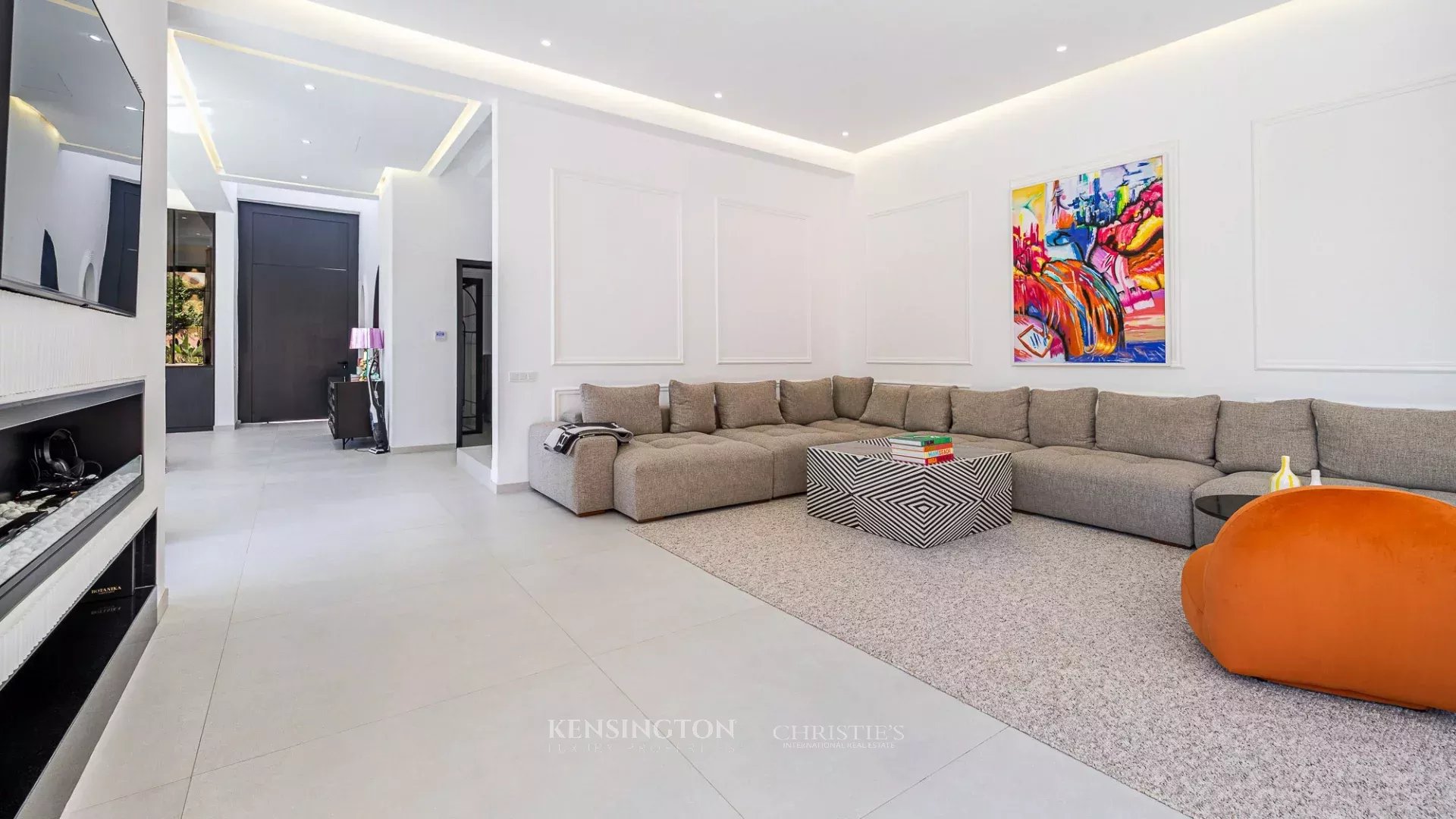 5 Bedroom Villa/Townhouse's Image 8