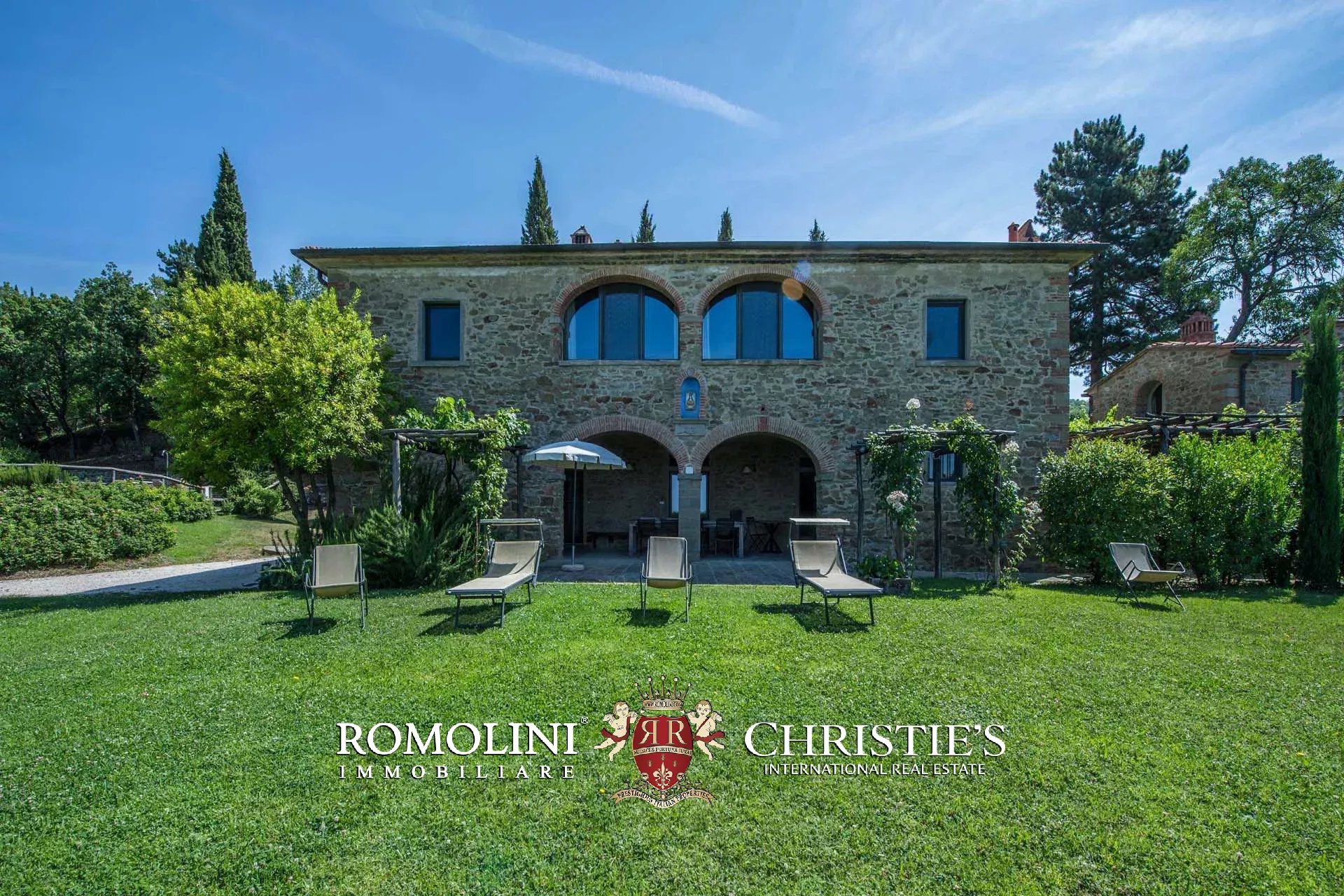 TENUTA VINICOLA BIOLOGICA IN VENDITA, CANTINA BIO TOSCANA