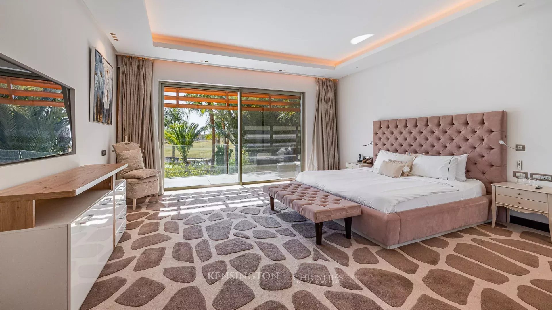 6 Bedroom Villa/Townhouse's Image 44