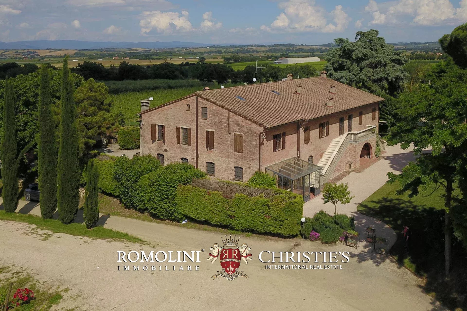 34 Bedroom Vineyard's Image 26