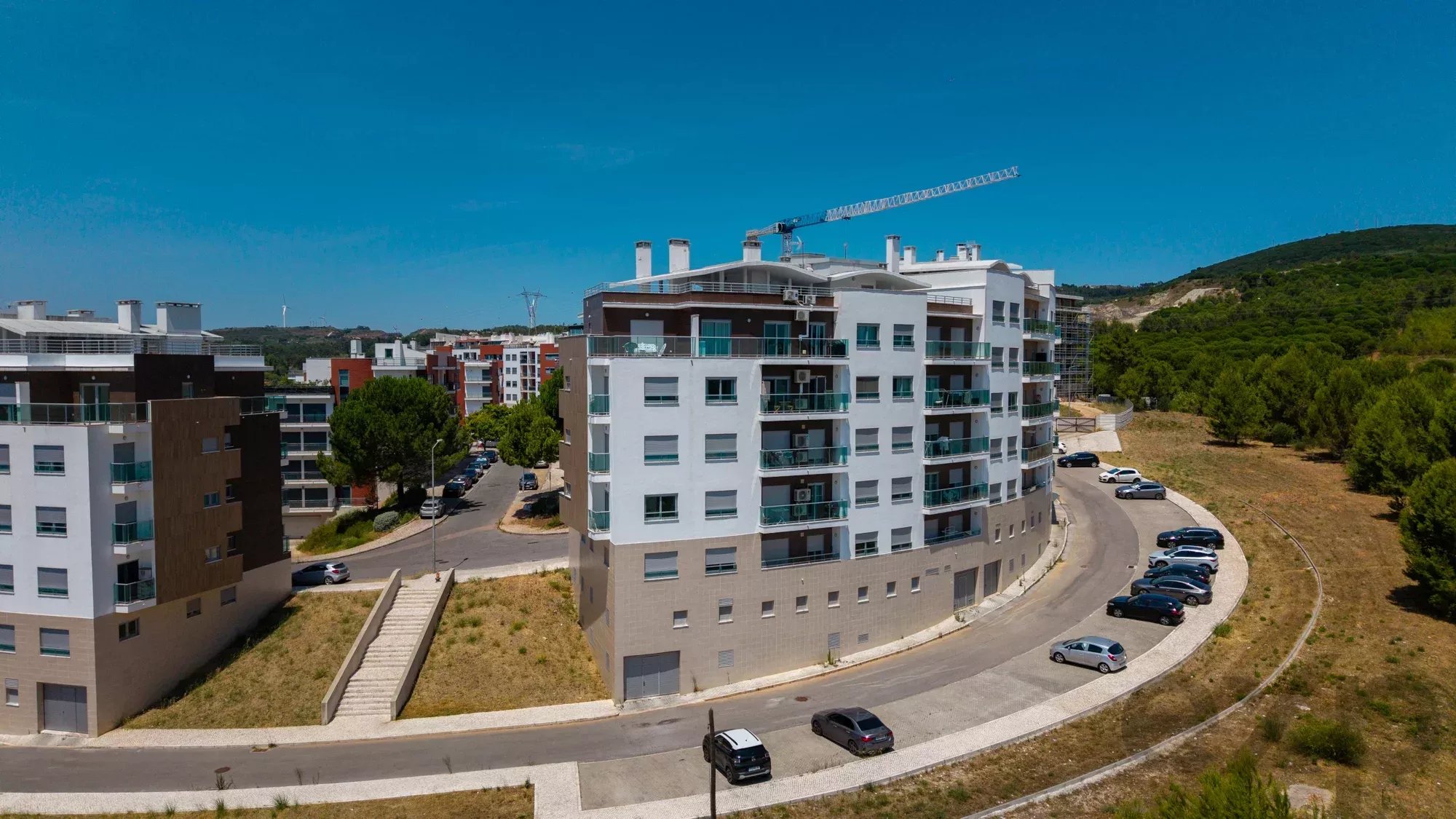 Amazing Two‑Bedroom Apartment with River View and Garage 87152839 image 35