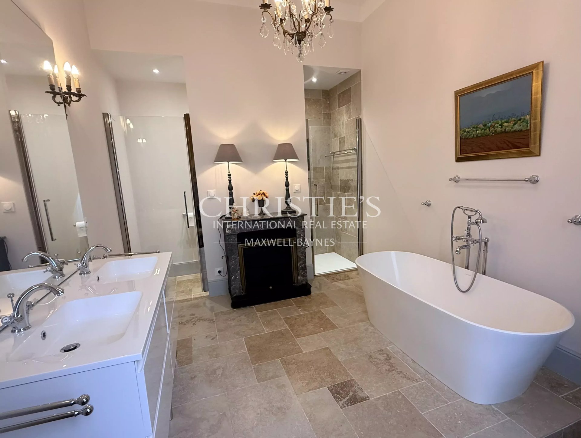 10 Bedroom Villa/Townhouse's Image 8