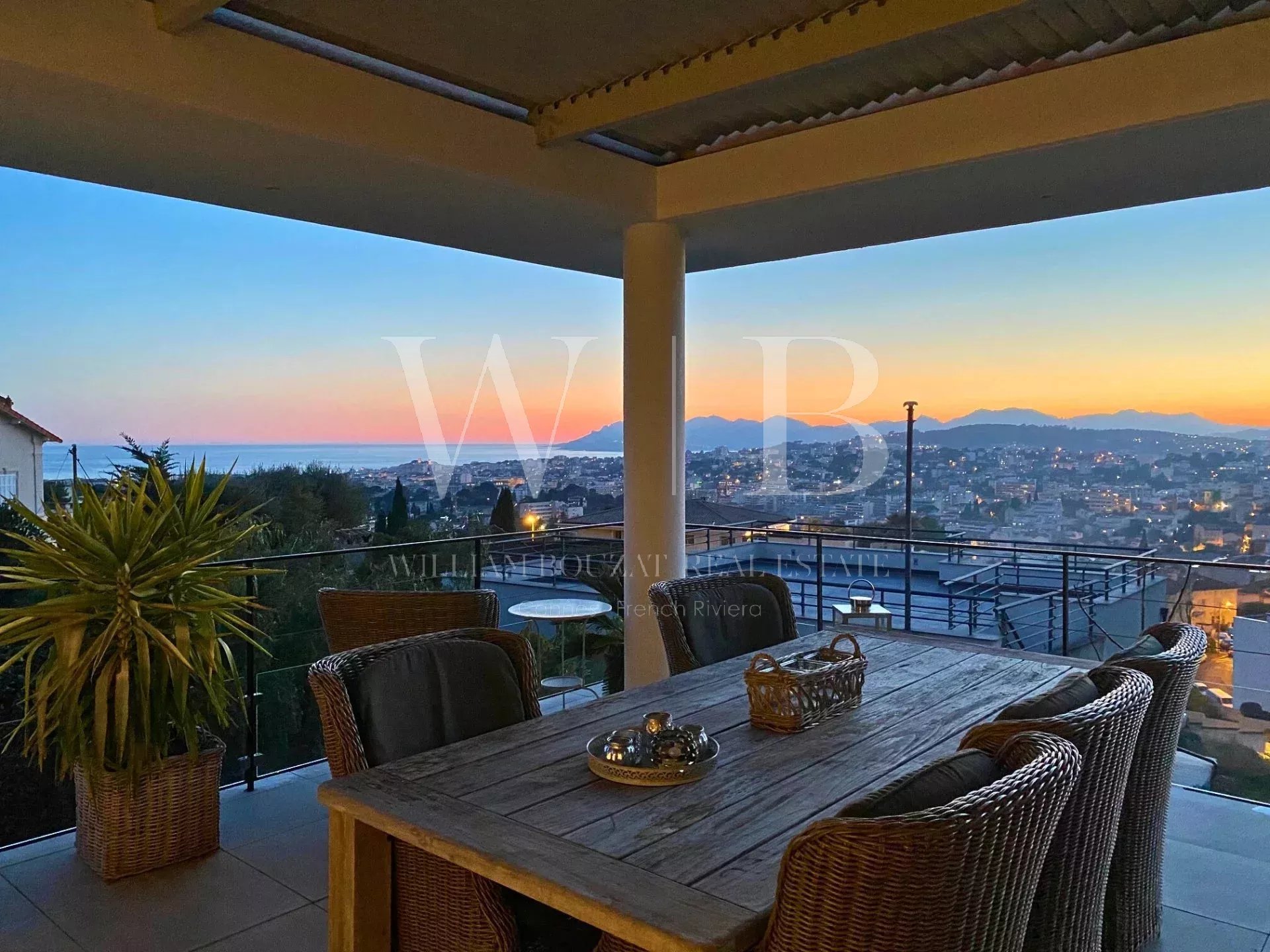 Agence immobilière de WILLIAM BOUZAT REAL ESTATE – Cannes French Riviera