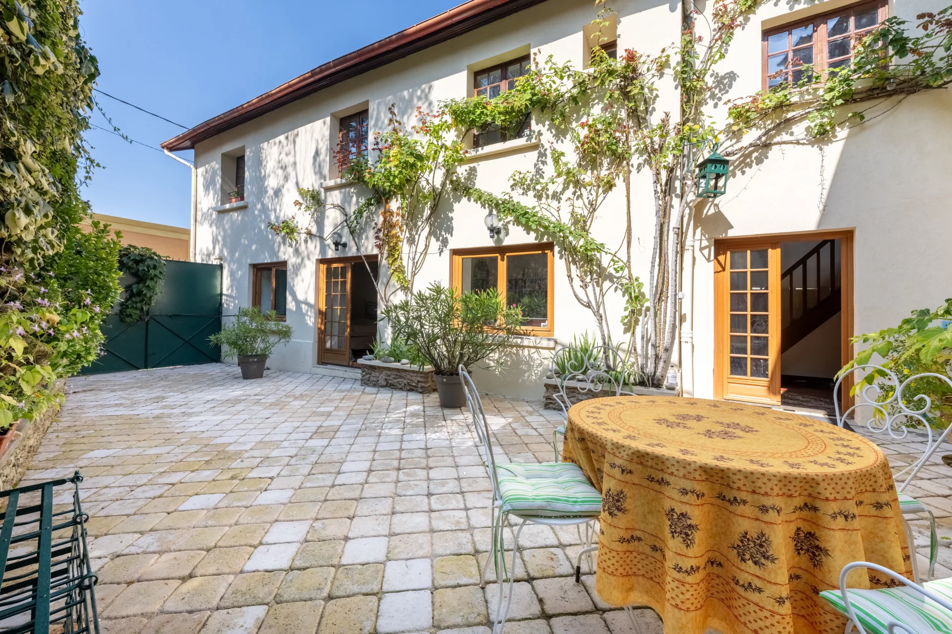 La Celle-Saint-Cloud - LE BOURG