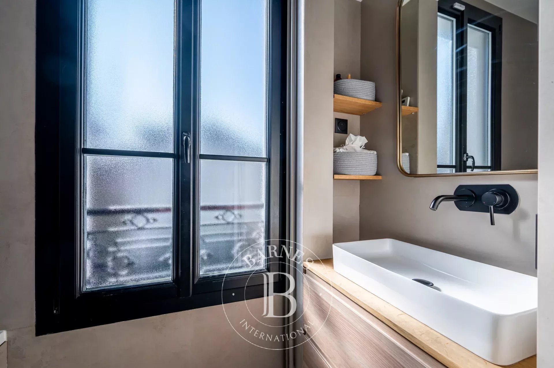 Courbevoie  - Maison 7 Pi&egrave;ces 4 Chambres - picture 12