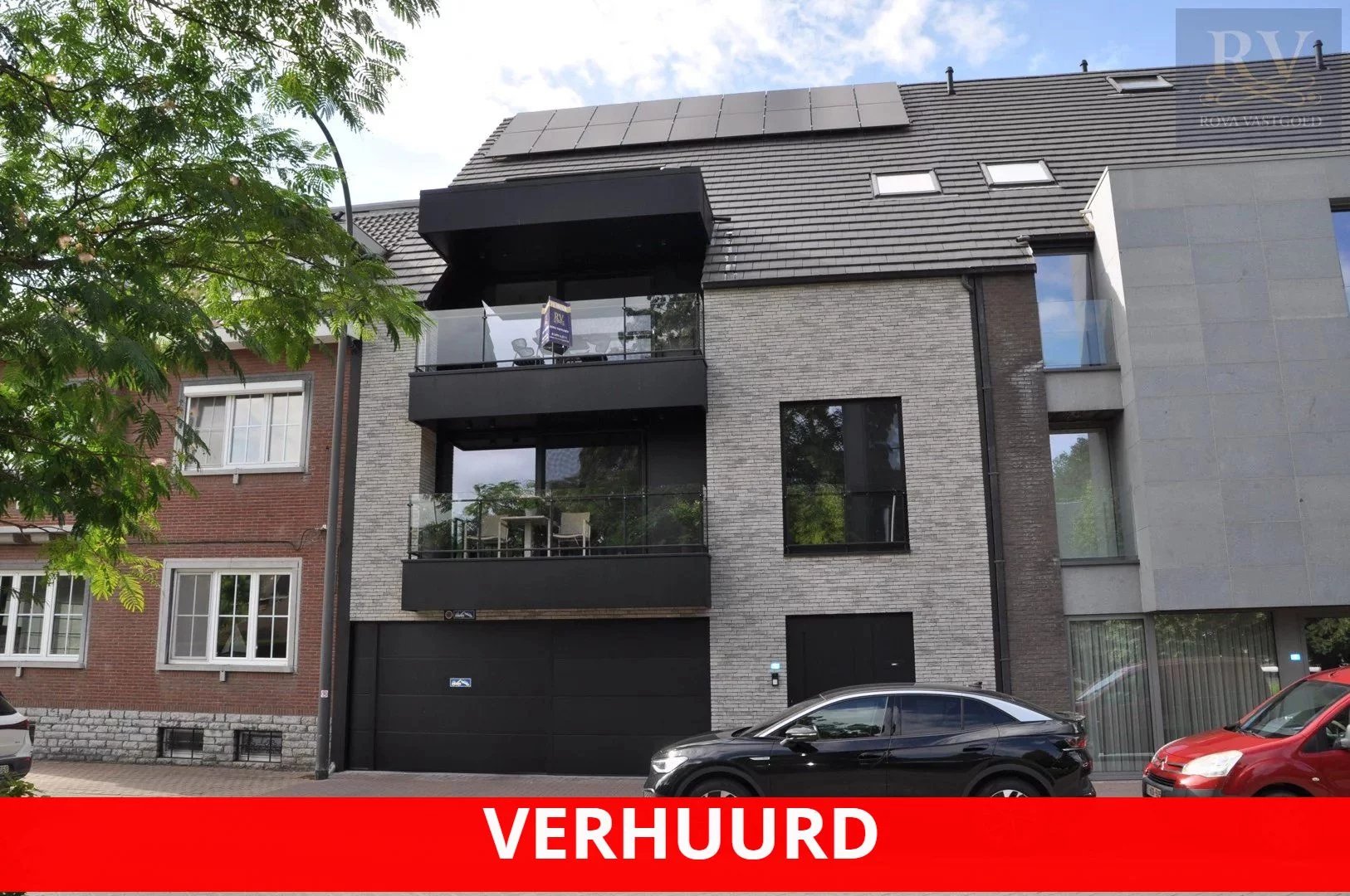 *** VERHUURD *** EXCLUSIEF EN KWALITATIEF APPARTEMENT VAN 183 MÂ² MET 2 SLPK'S, 2 BADK'S EN 3 TERRASSEN IN CENTRUM BILZEN