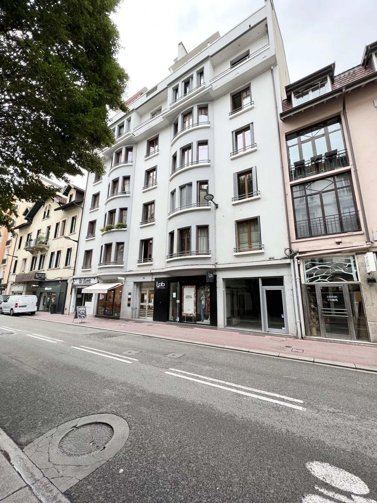 ANNECY centre T4 93m²  + cave + garage possible