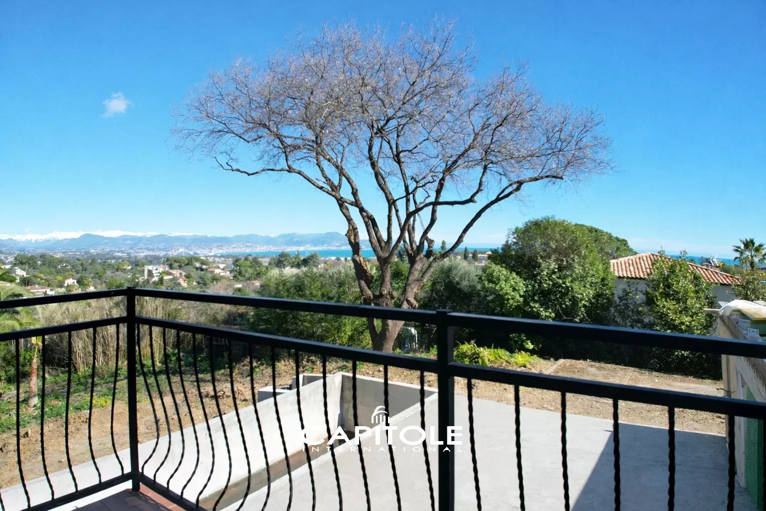 Antibes - Villa d’exception avec vue mer et piscine