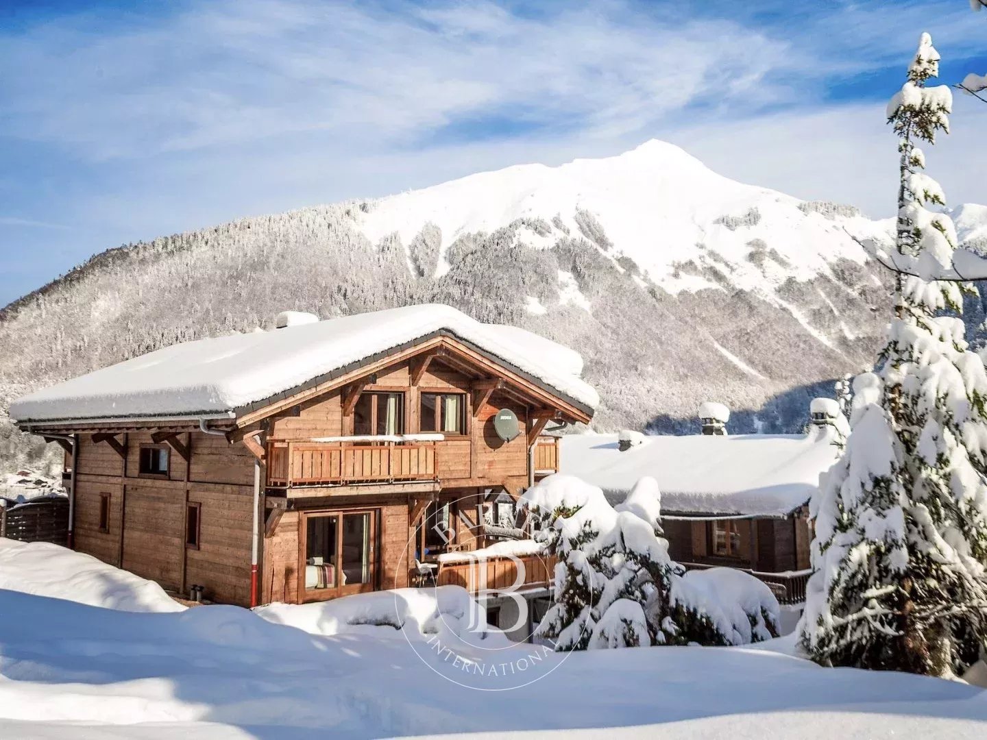 Photo of Morzine – Contemporary Chalet – 230 sqm – 7 Bedrooms – Mountain Views