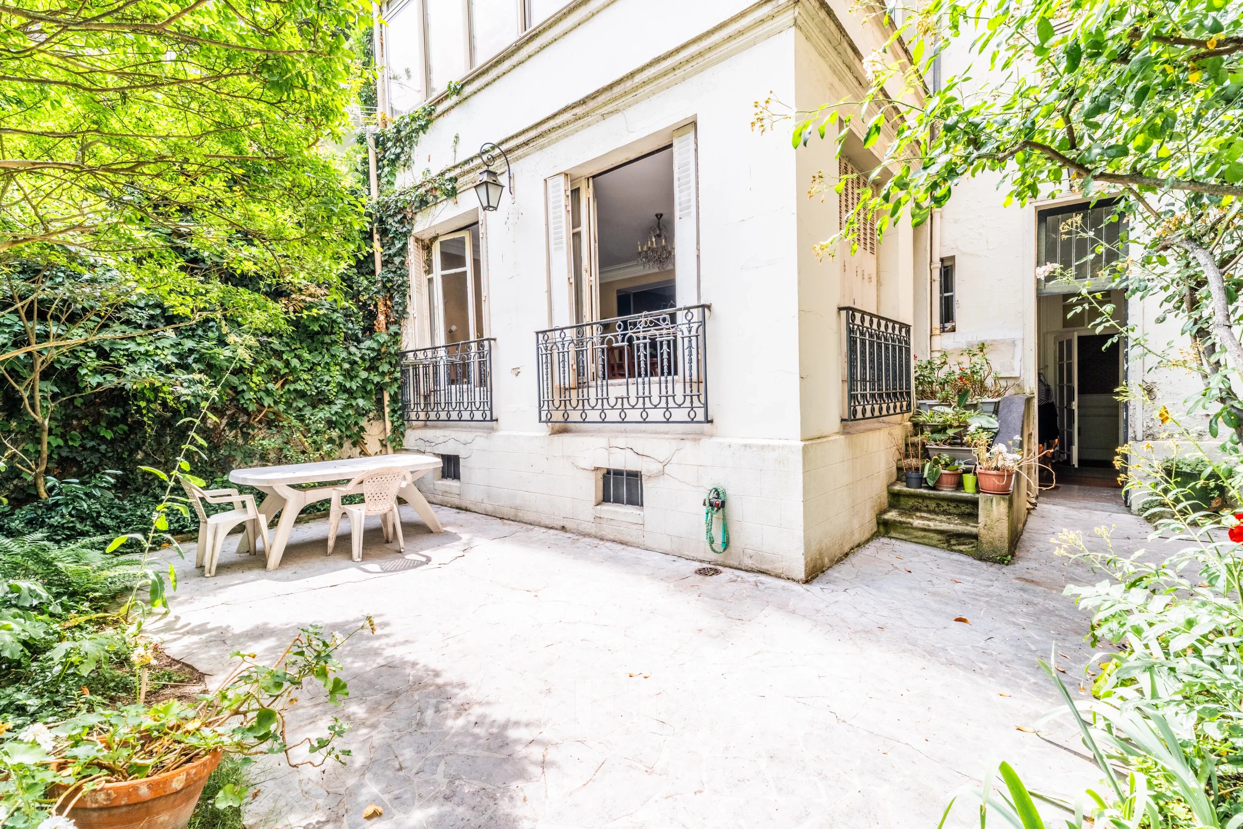 Paris XVe - Croix-Nivert - Maison avec jardin