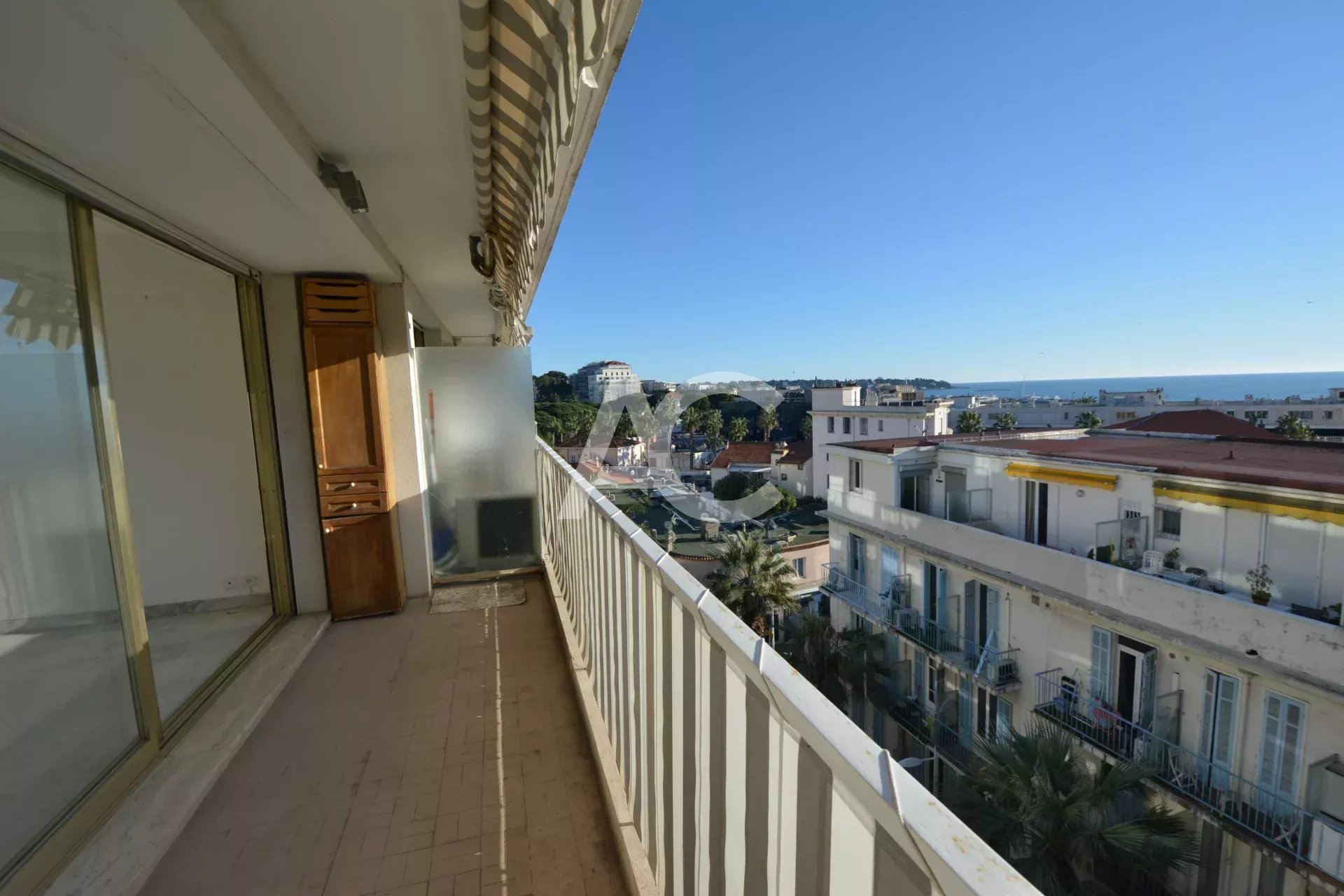 Продажа Квартира - Жюан-ле-Пен (Juan-les-Pins) Centre