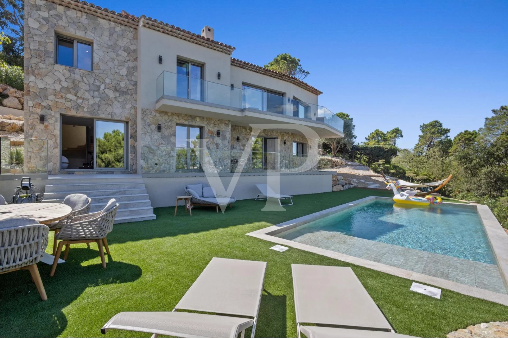 Proche Cannes