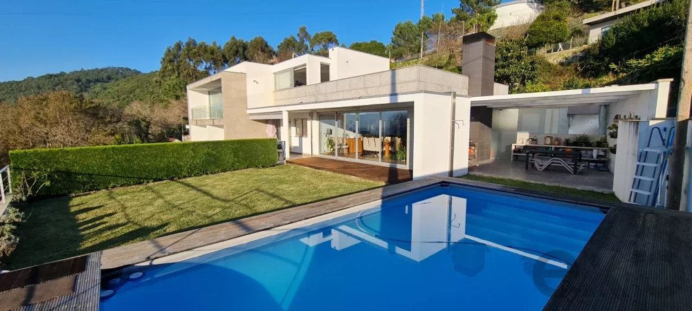 Luxurious 5-Bedroom Villa with Sea View, 3 minutes from Viana do Castelo centre