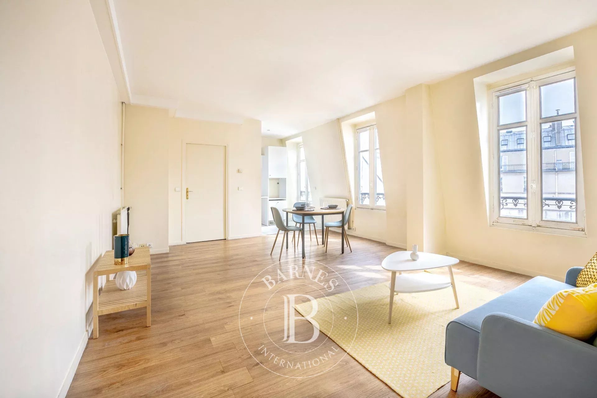 Apartment Paris 75008  -  ref 86947537 (picture 1)
