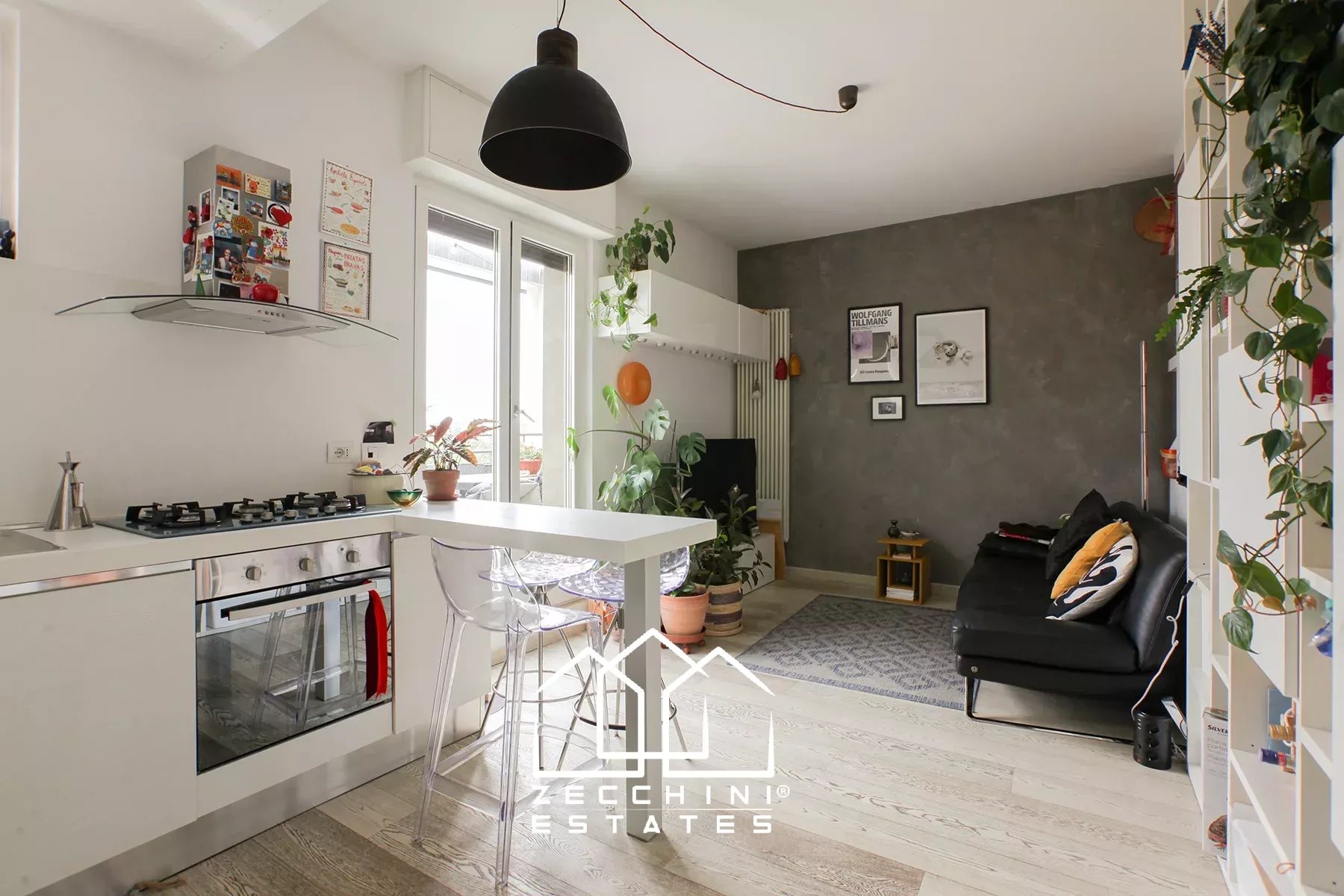 Pleasant one-bedroom with large terrace.
