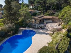 Sainte-Maxime property near the beach — photo 1 of 7