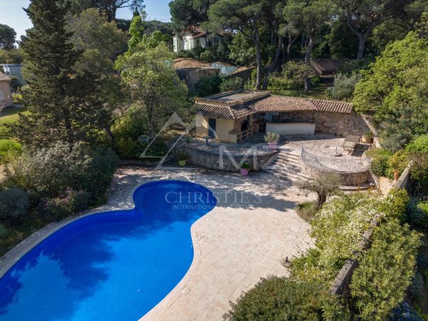 Sainte-Maxime property near the beach — photo 1