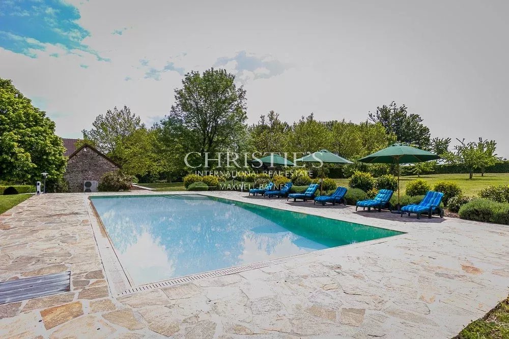 4 Bedroom Villa/Townhouse's Image 5