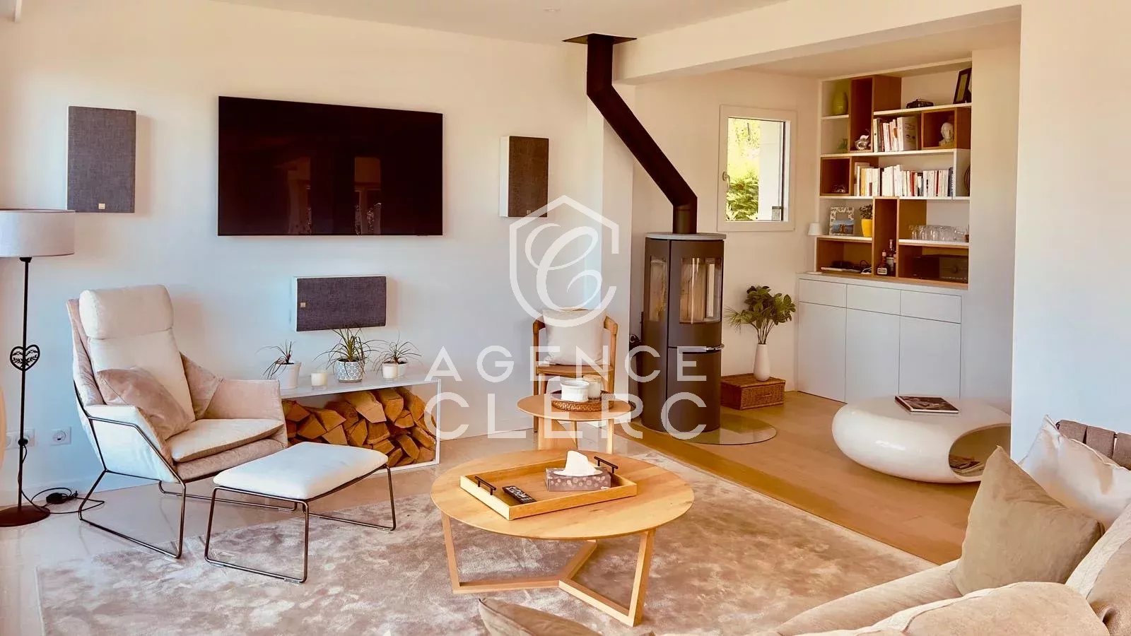 6 Bedroom Villa/Townhouse's Image 6