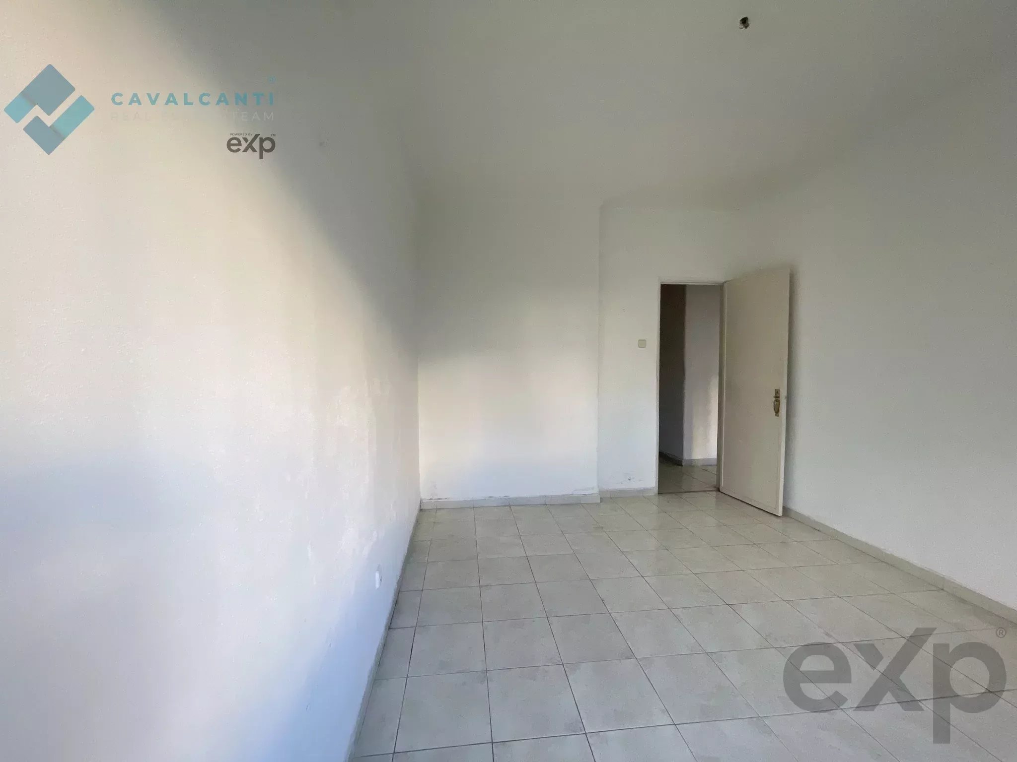 T2 to remodel - Carnaxide | Ideal for own home or investment 2790-005 image 12