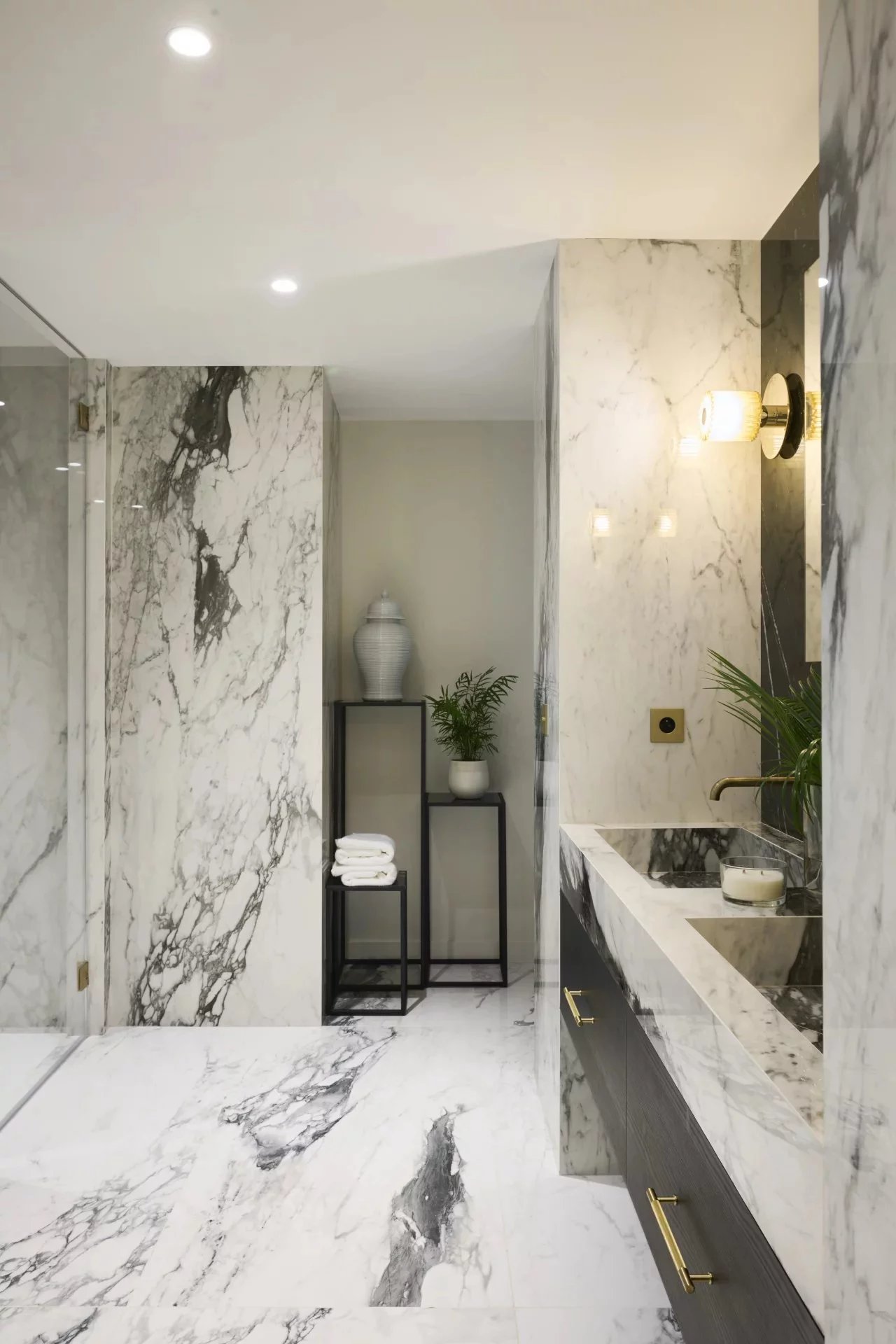 LUXUEUSE VILLA CONTEMPORAINE NEUVE - CAP D'ANTIBES