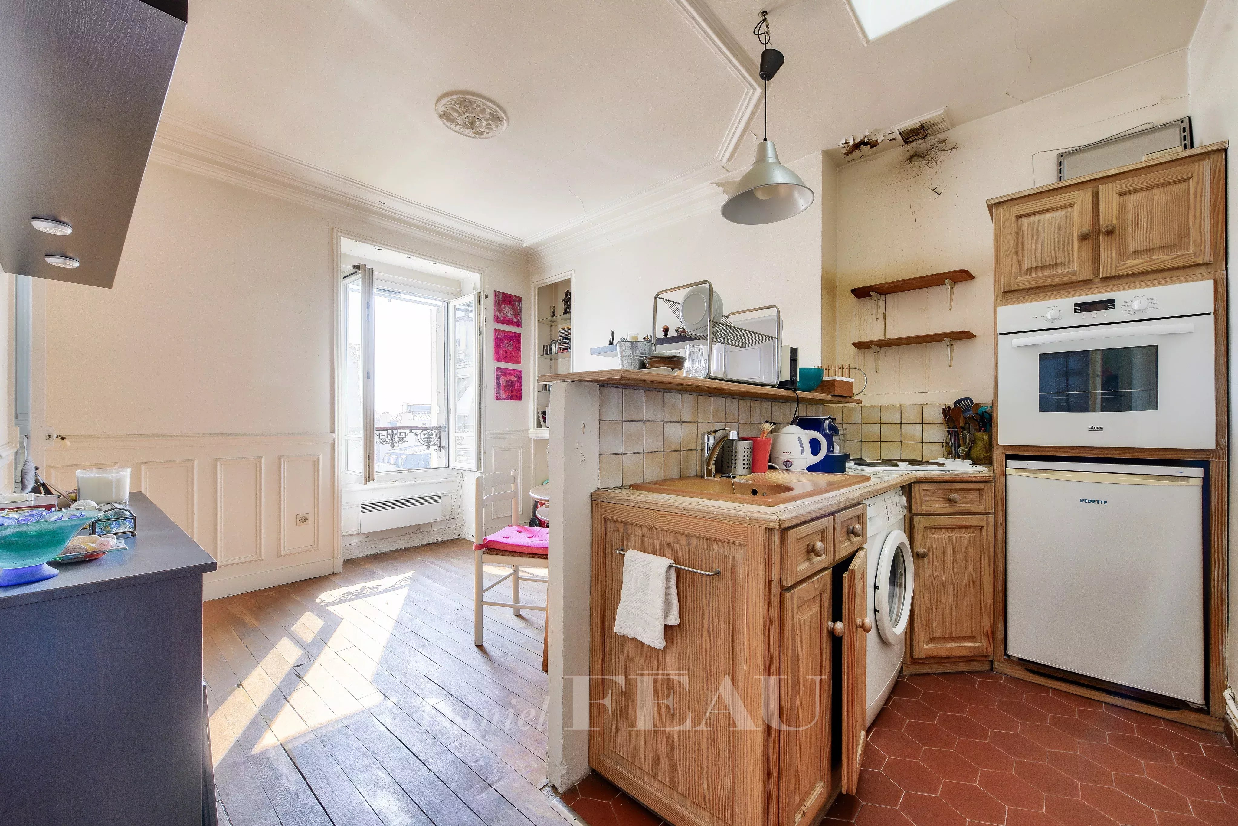 Neuilly-sur-Seine  -  A 2-room apartment enjoying views