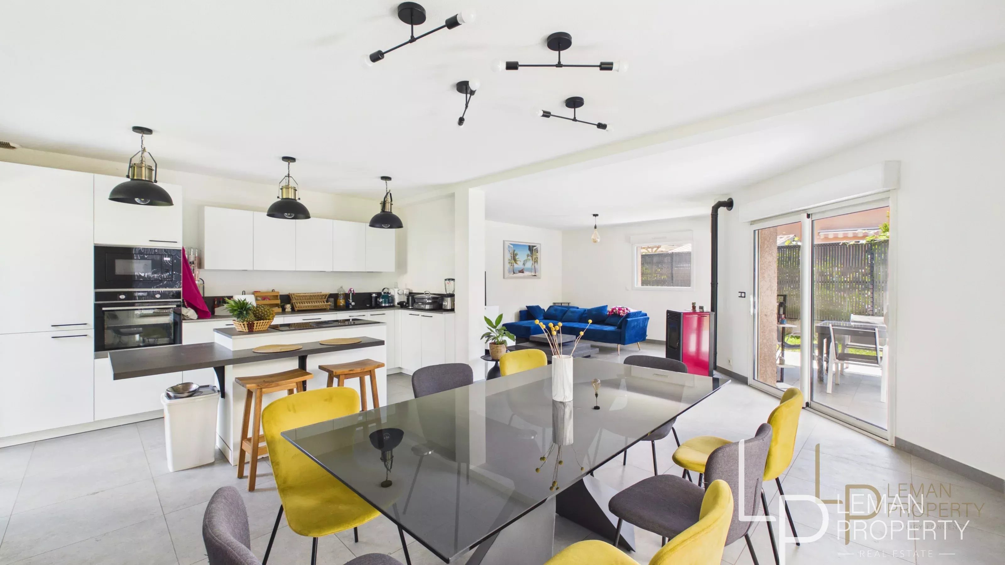 maison de 269.2 m2 comprenant 8 pièces