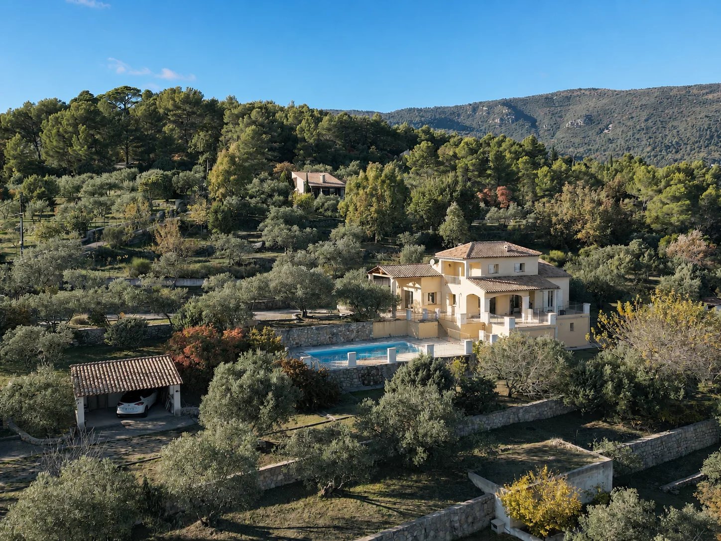 Villa with nice view and independent studio - Seillans